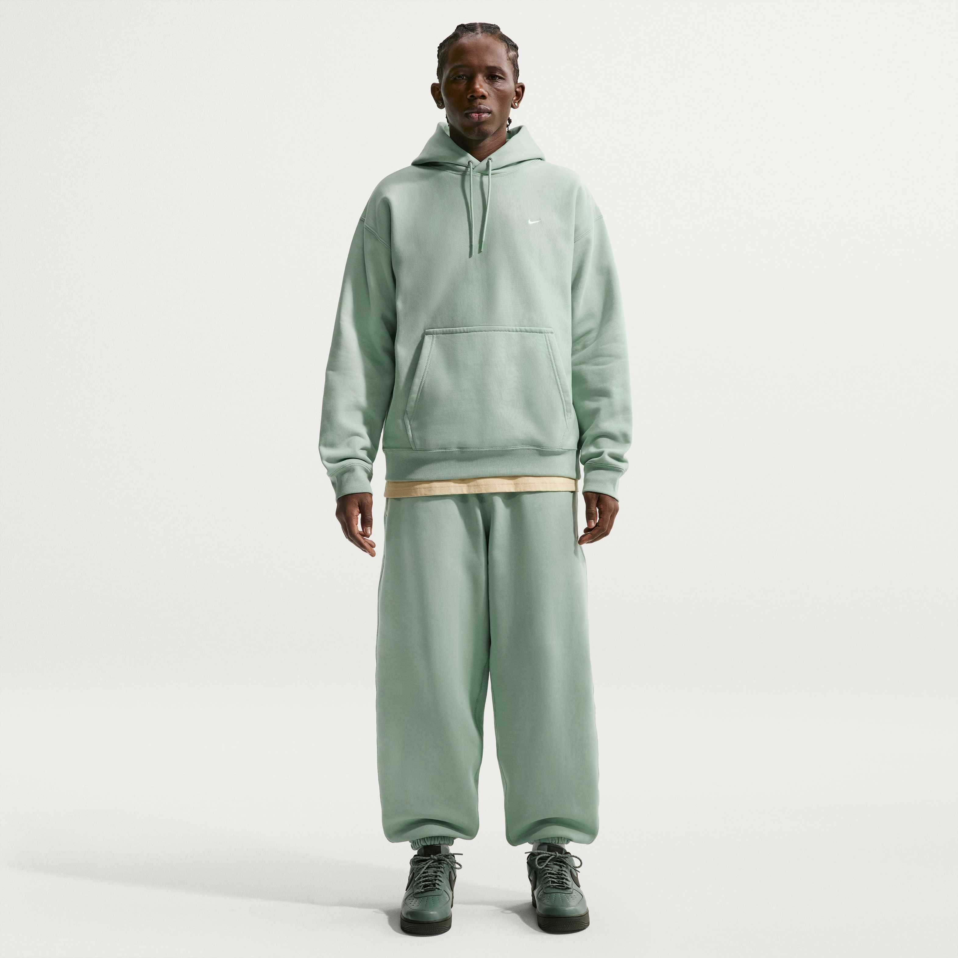 Nike Solo Swoosh image number 3