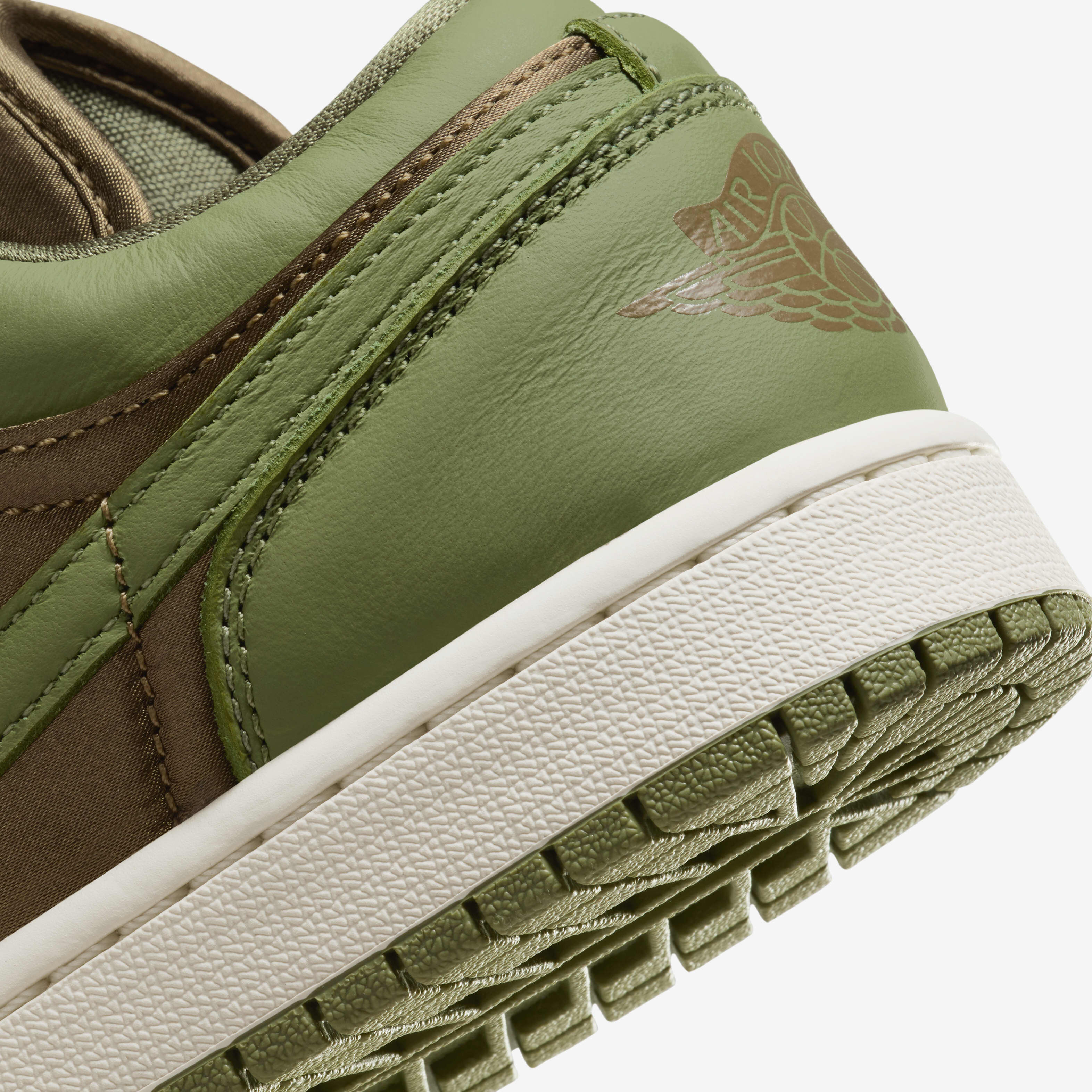 Air Jordan 1 Low SE image number 7