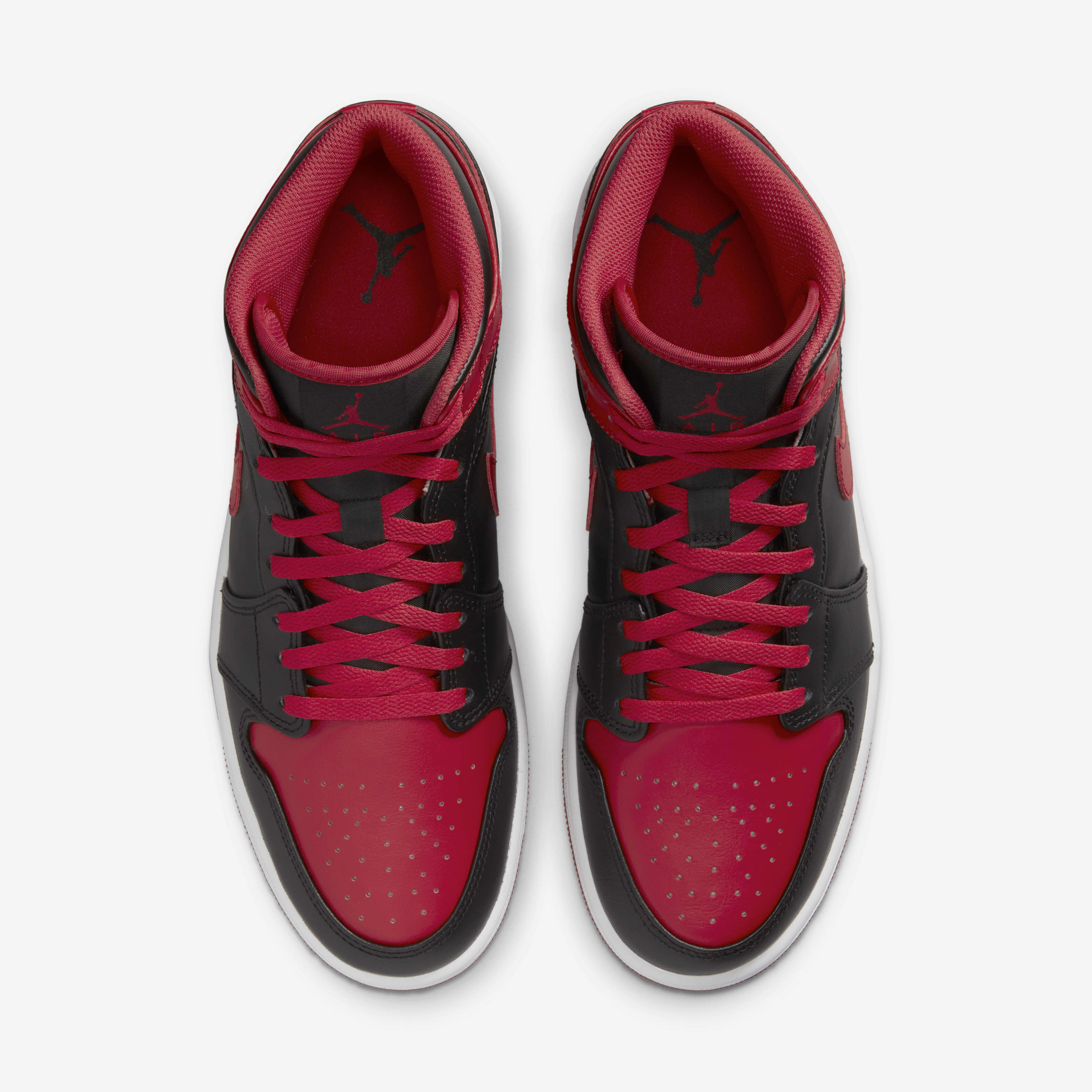 حذاء اير جوردن 1 ميد image number 3