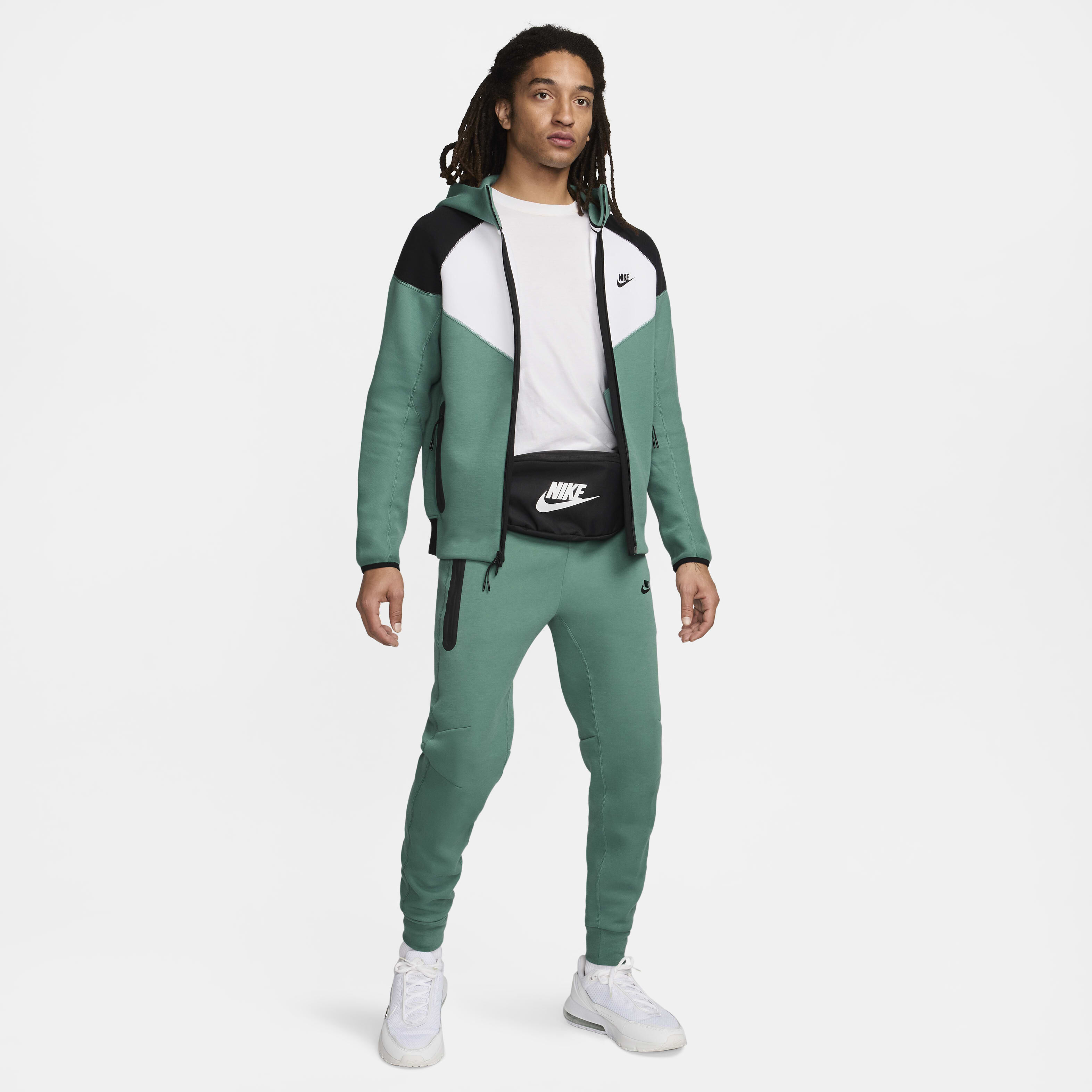 Nike Sportswear Tech Fleece image number 8