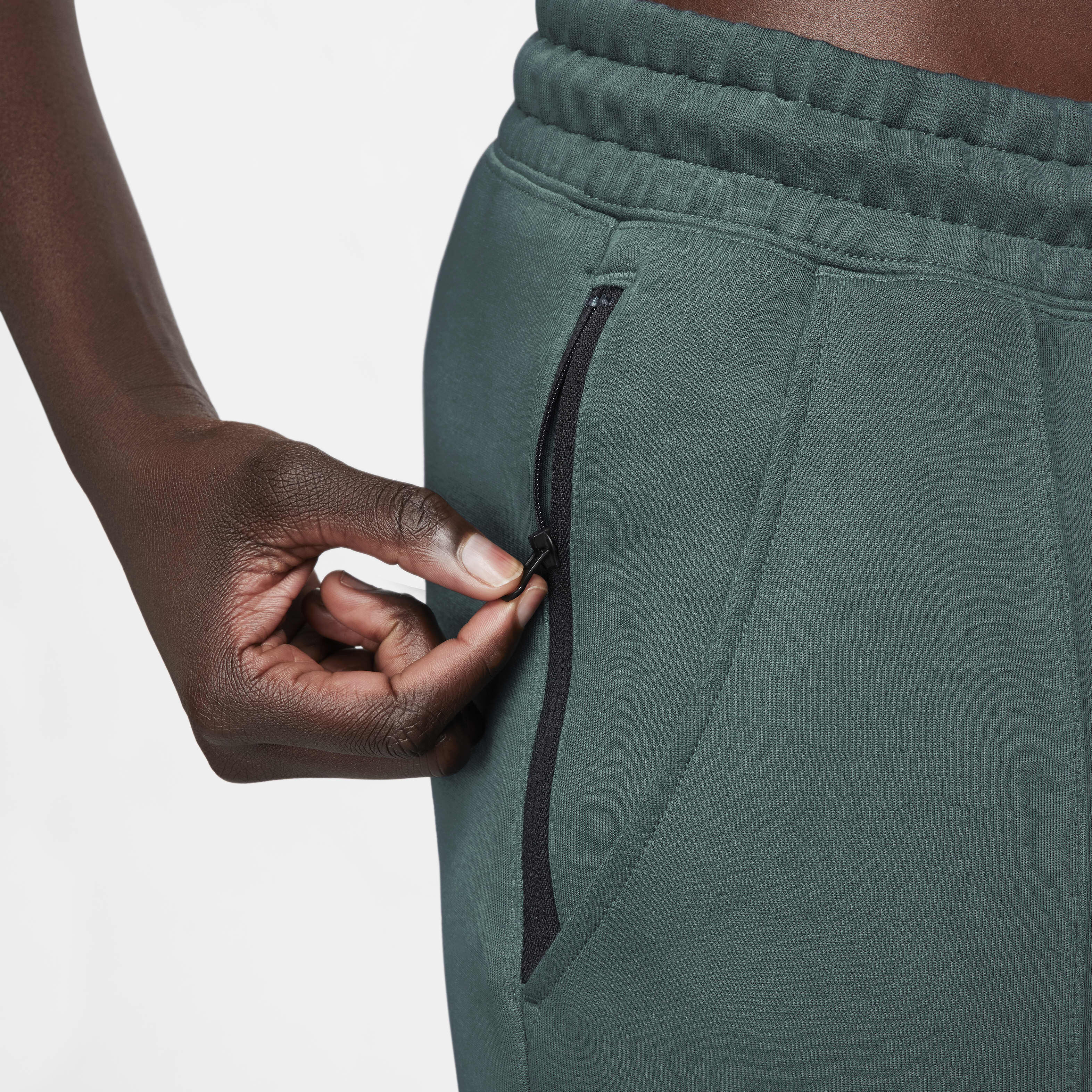 Nike Sportswear Tech Fleece image number 4