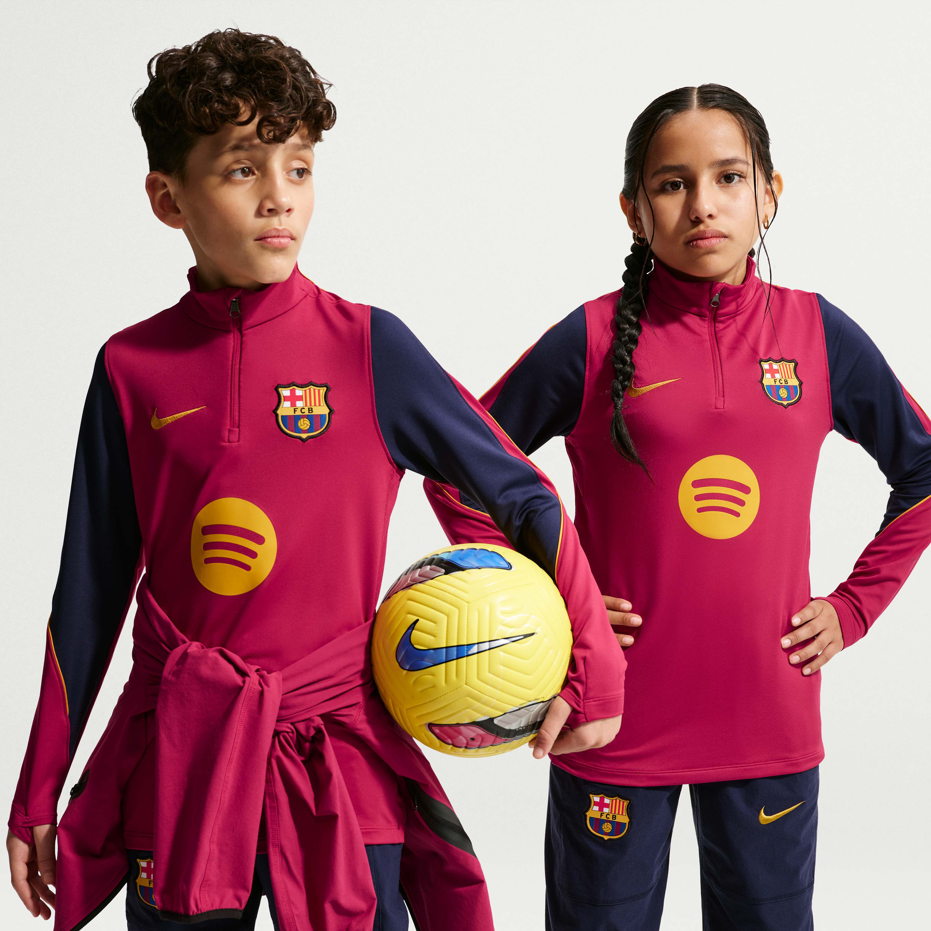 برشلونة سترايك image number 0