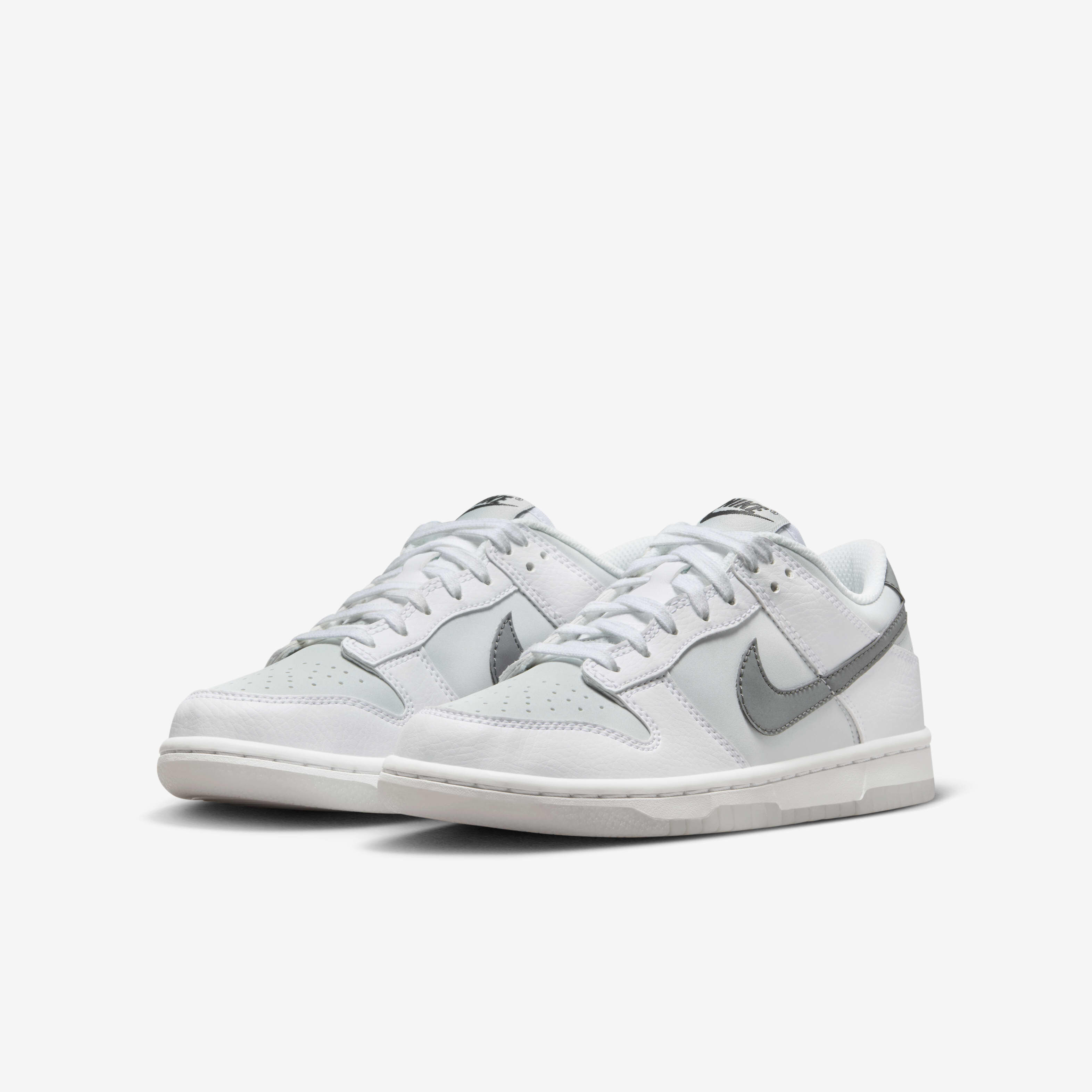 Nike Dunk Low image number 4
