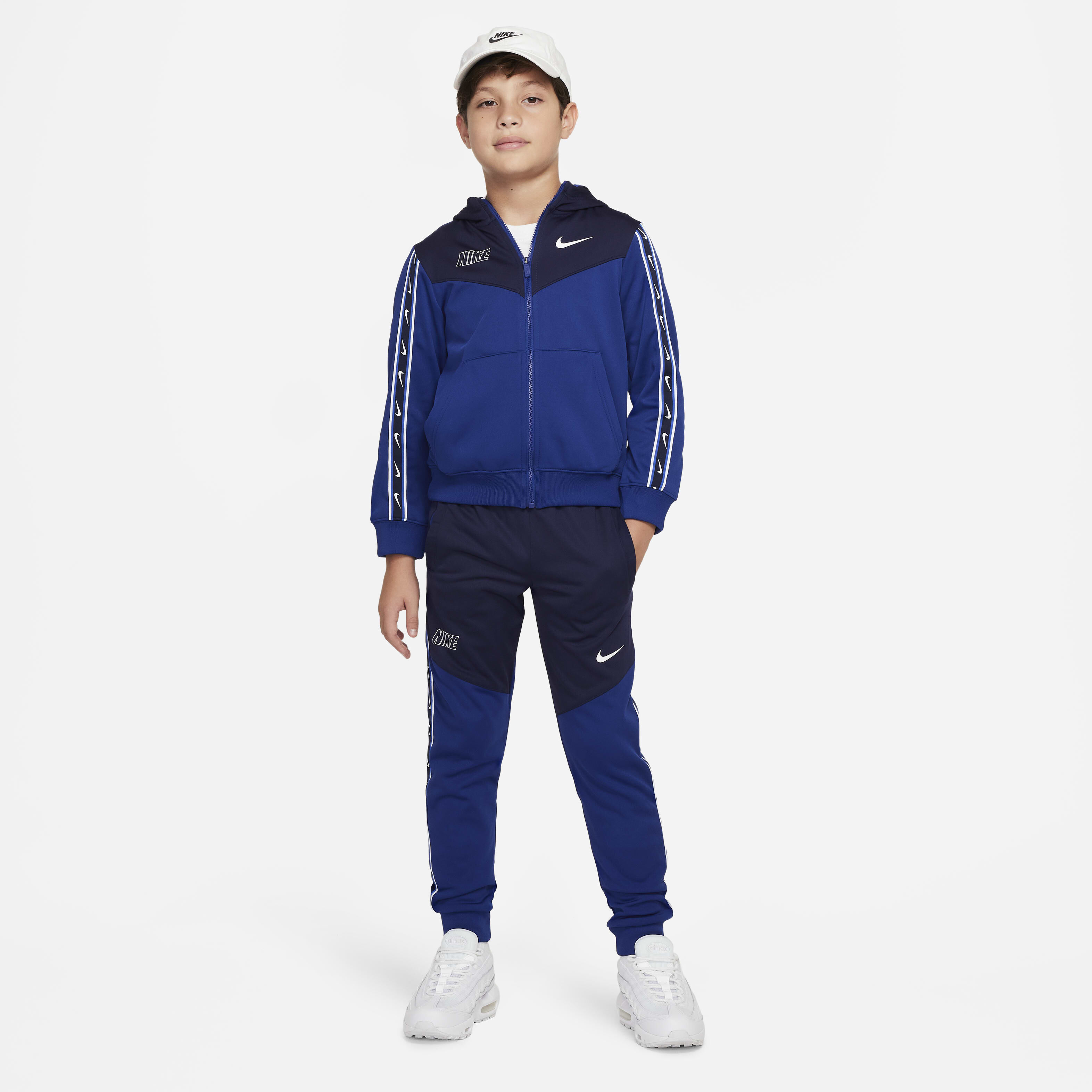 Nike Sportswear Repeat image number 6