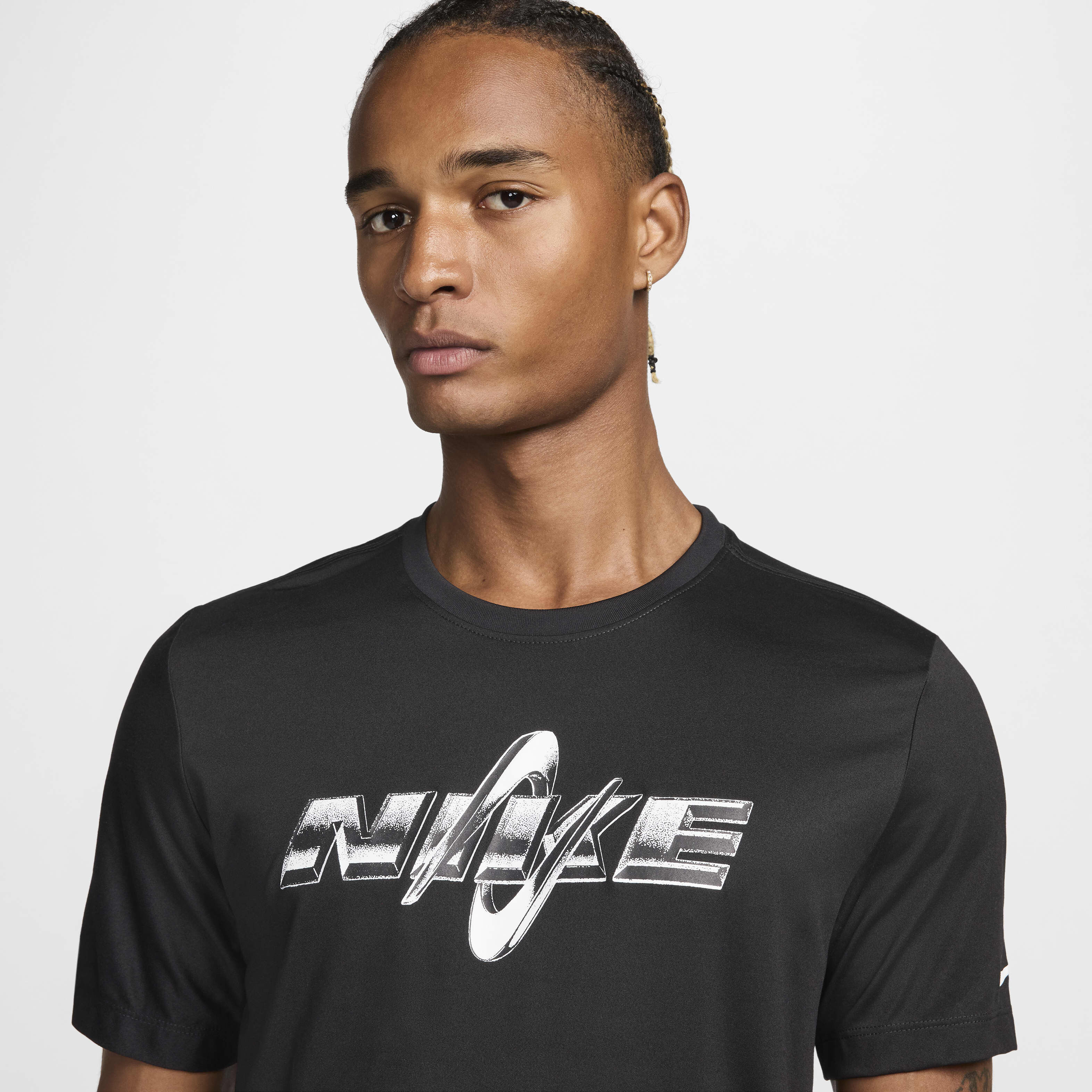 Buy Nike Men's Dri-FIT Fitness T-Shirt - Black | Nike Saudi