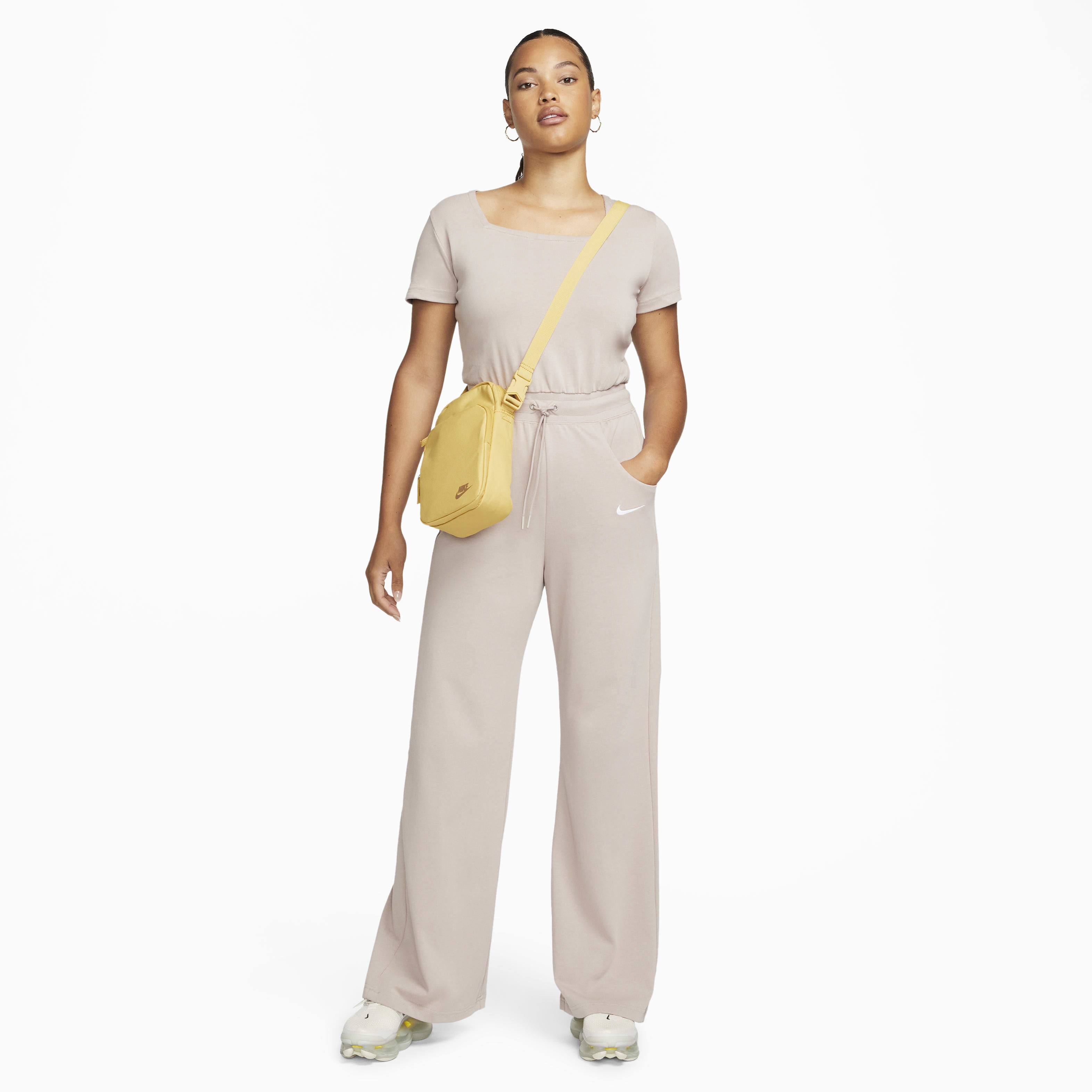 نايكي سبورتسوير image number 4