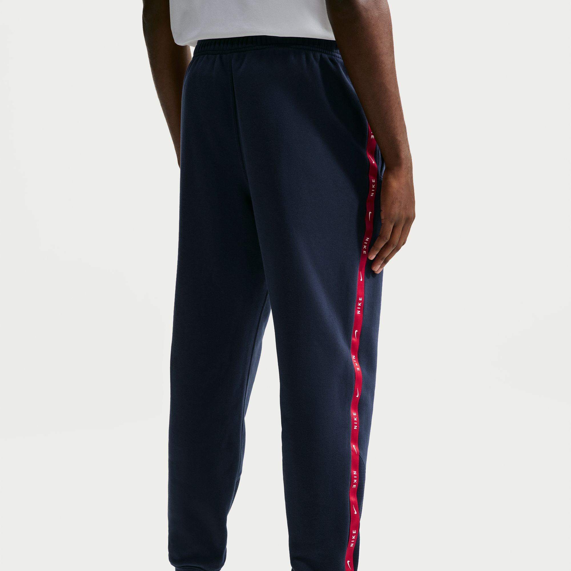 Paris Saint-Germain City Side image number 3