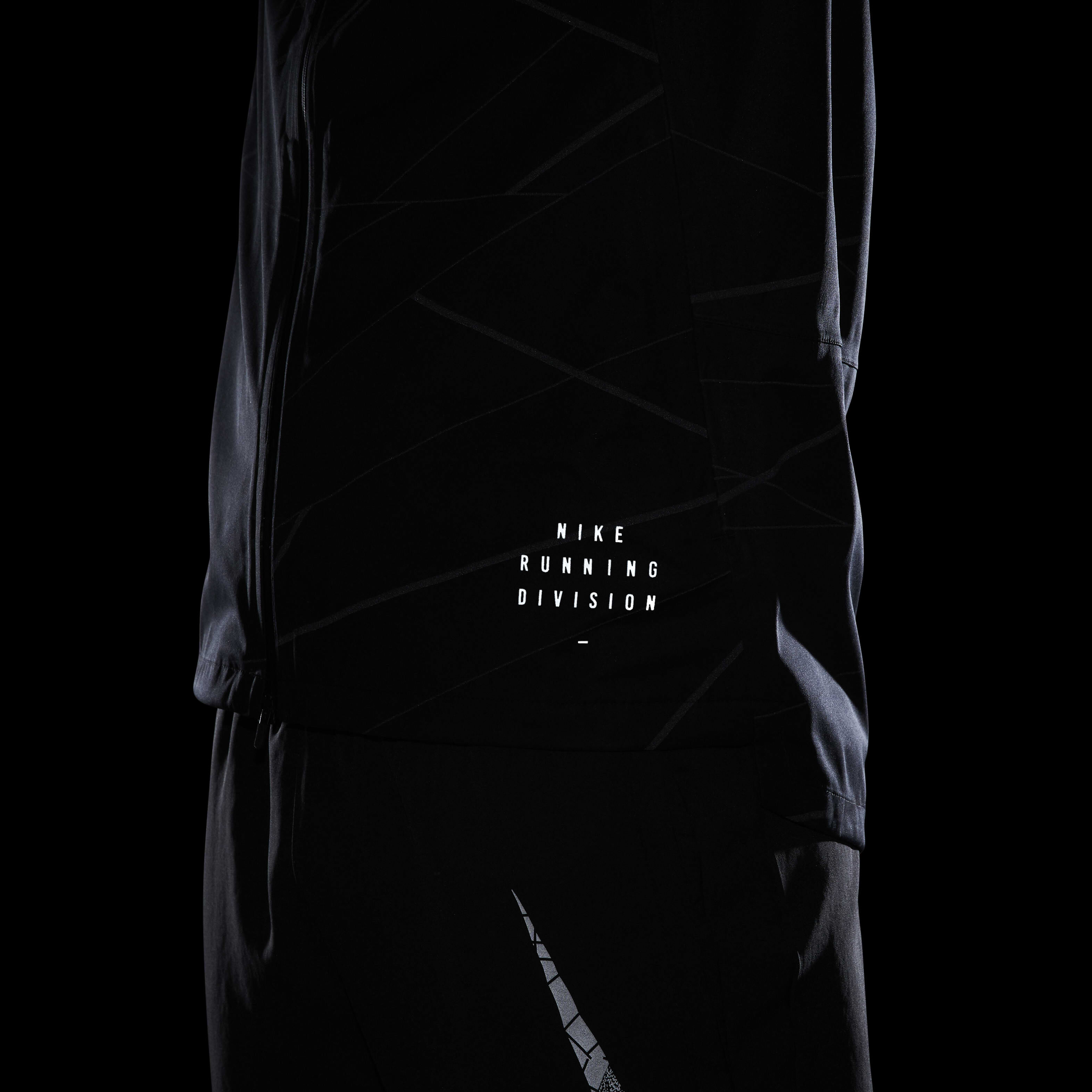 Nike Storm-FIT Run Division image number 12