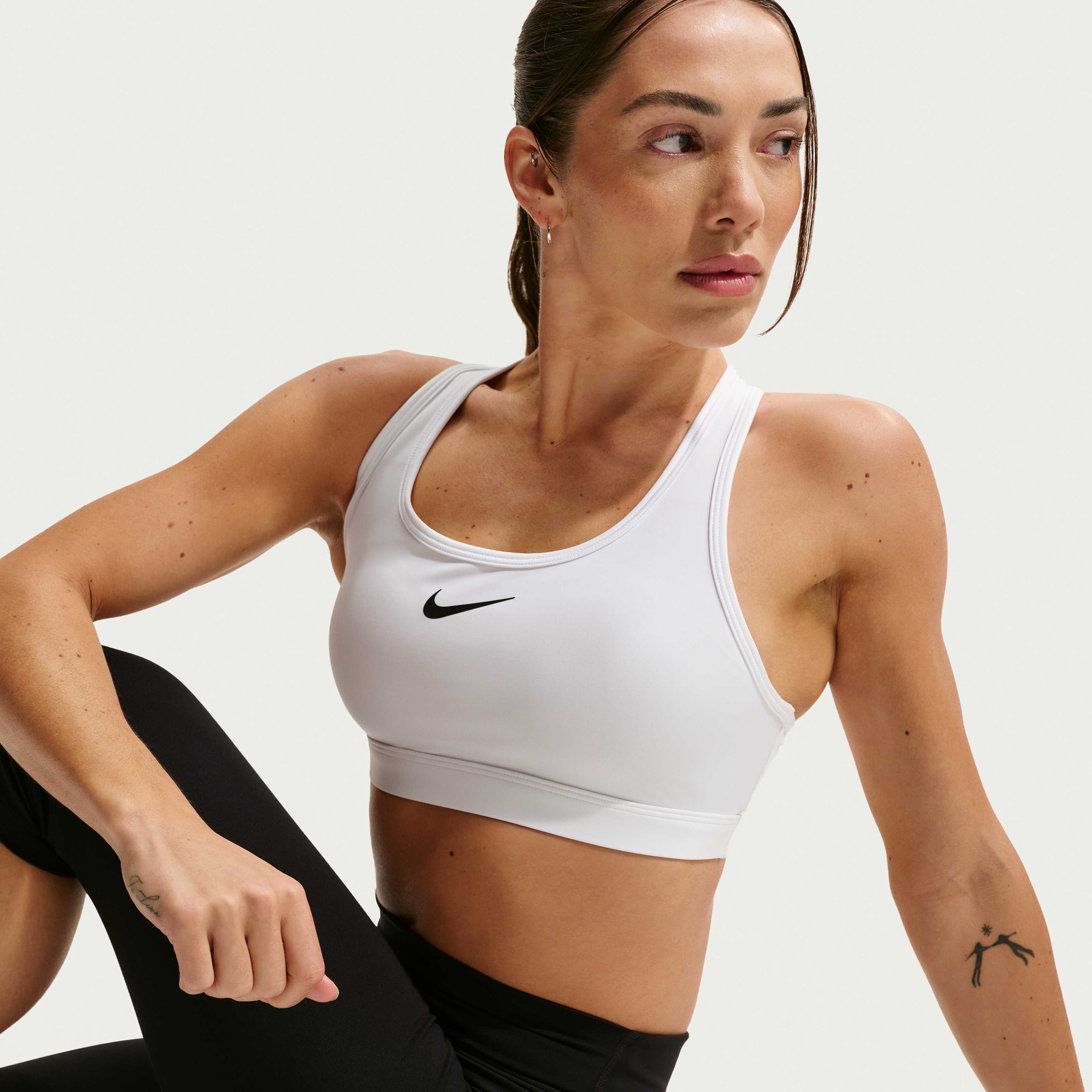 نايكي سووش بدعم متوسط image number 2