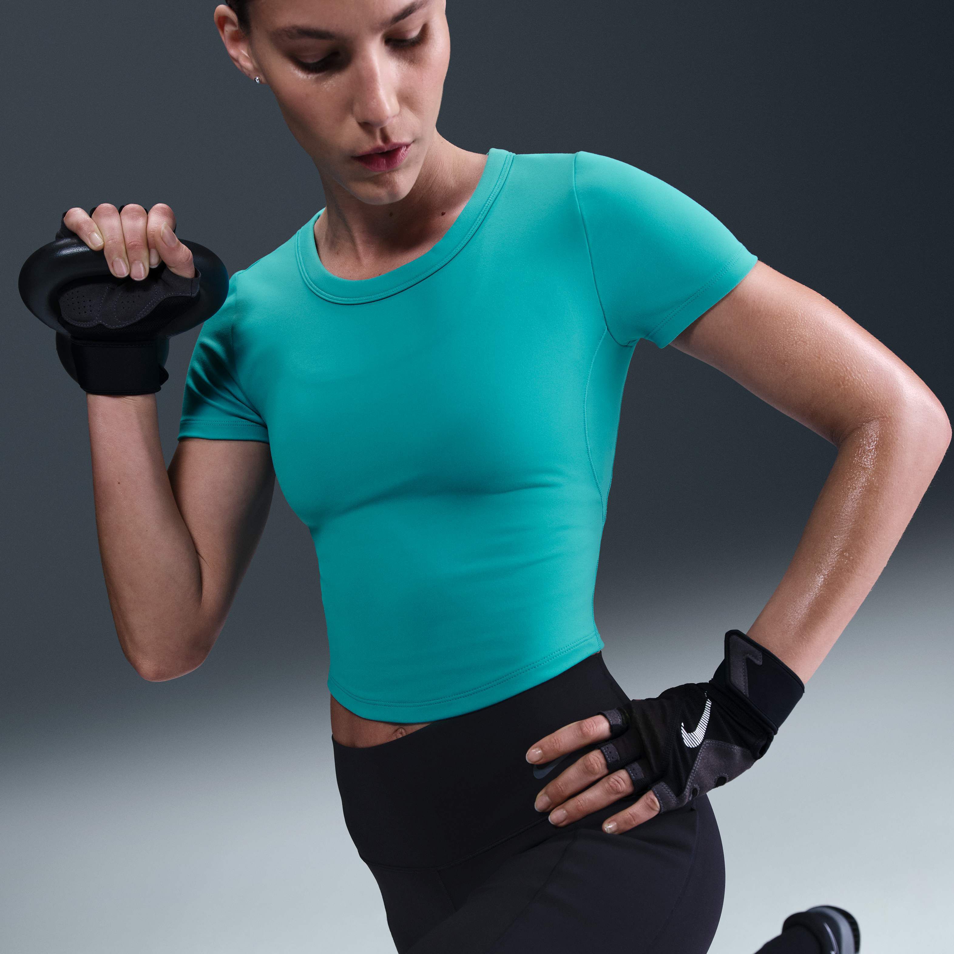 نايكي ون فيتد image number 2