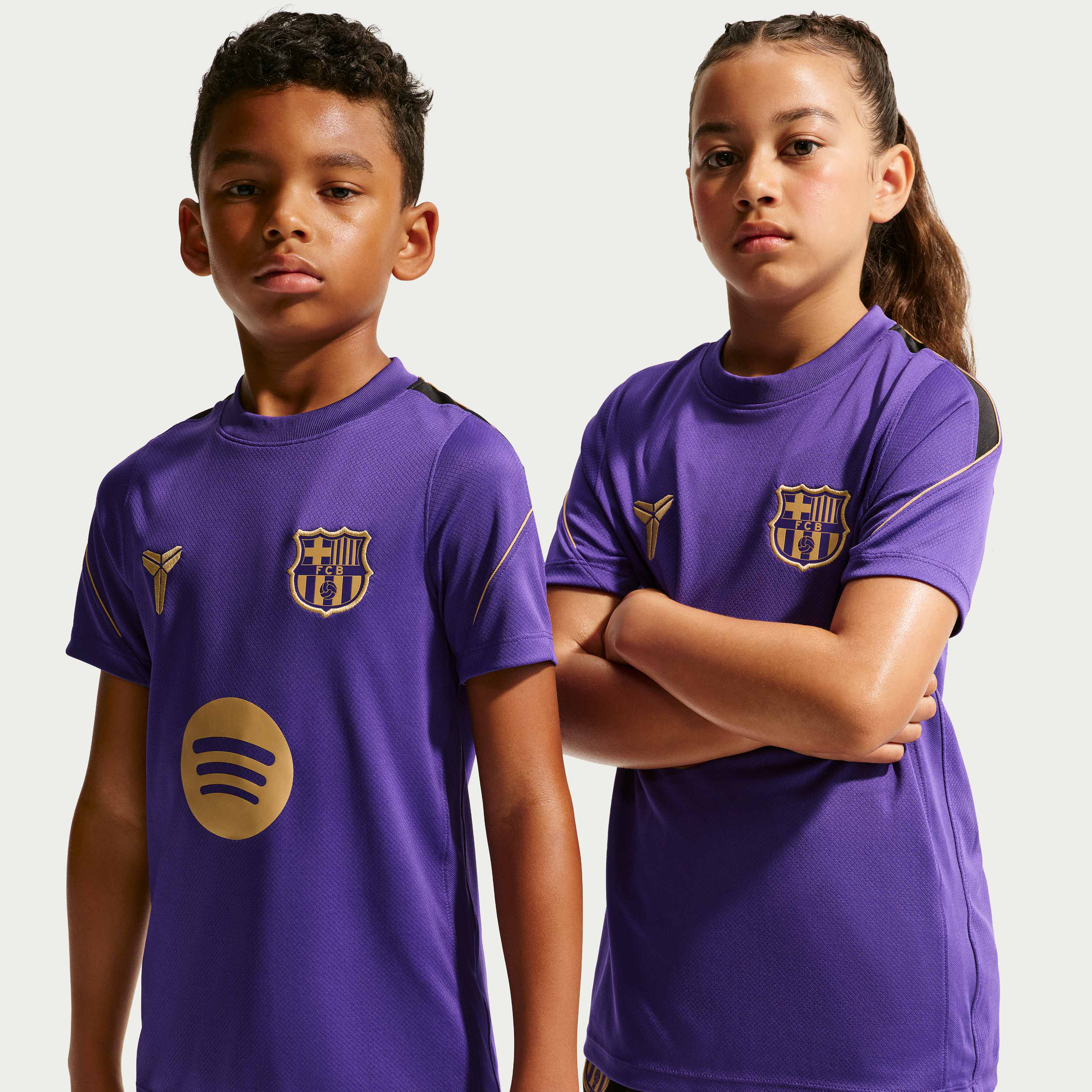 برشلونة سترايك الاحتياطي image number 0