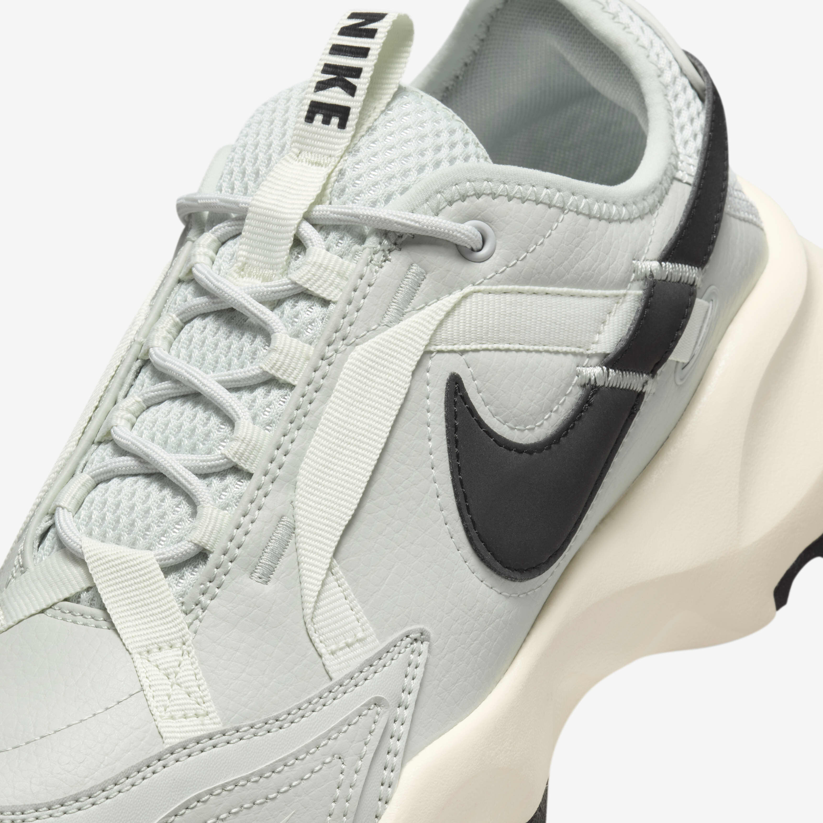 Buy Nike TC 7900 Women's shoes - Light Silver/Sea Glass