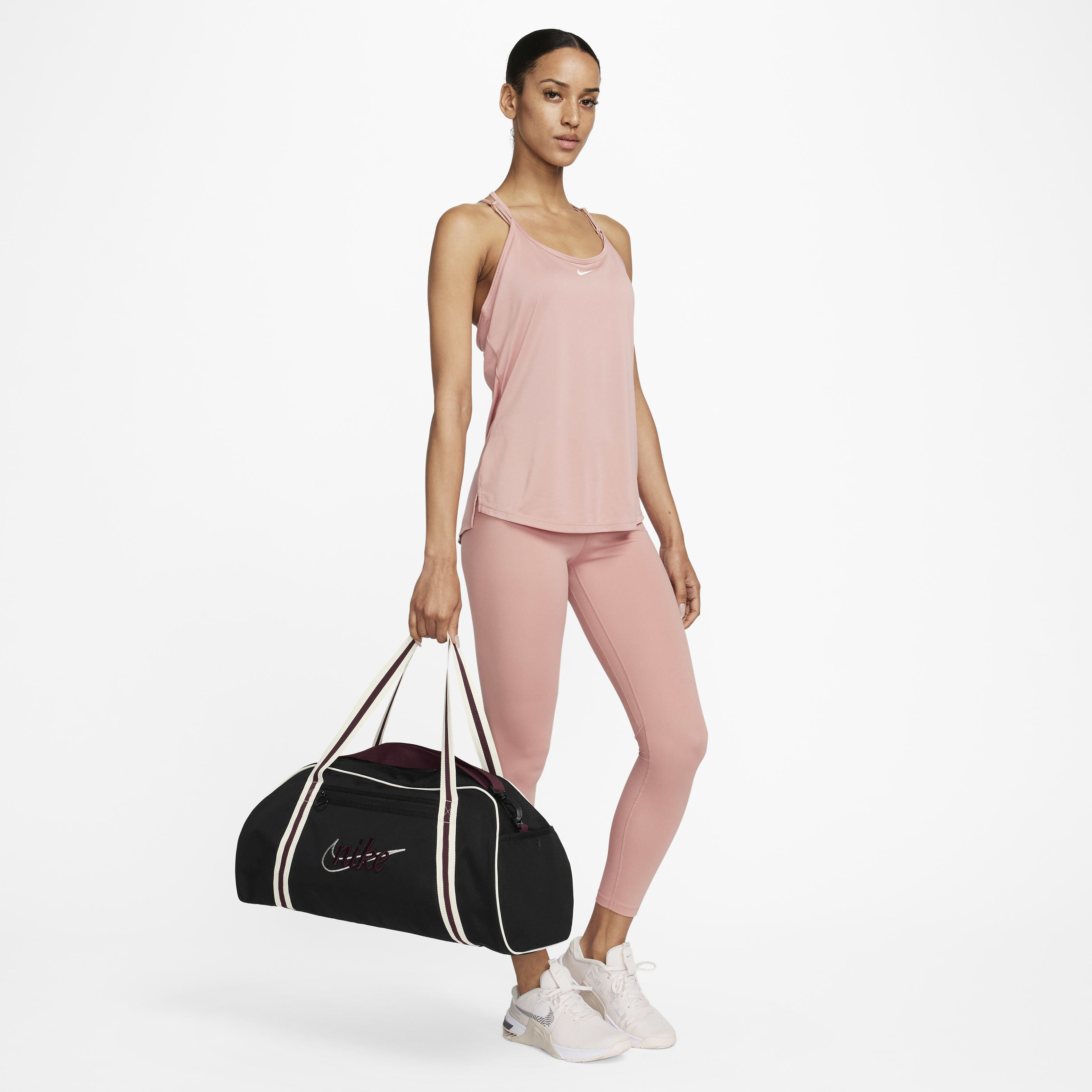 نايكي جيم كلوب image number 10