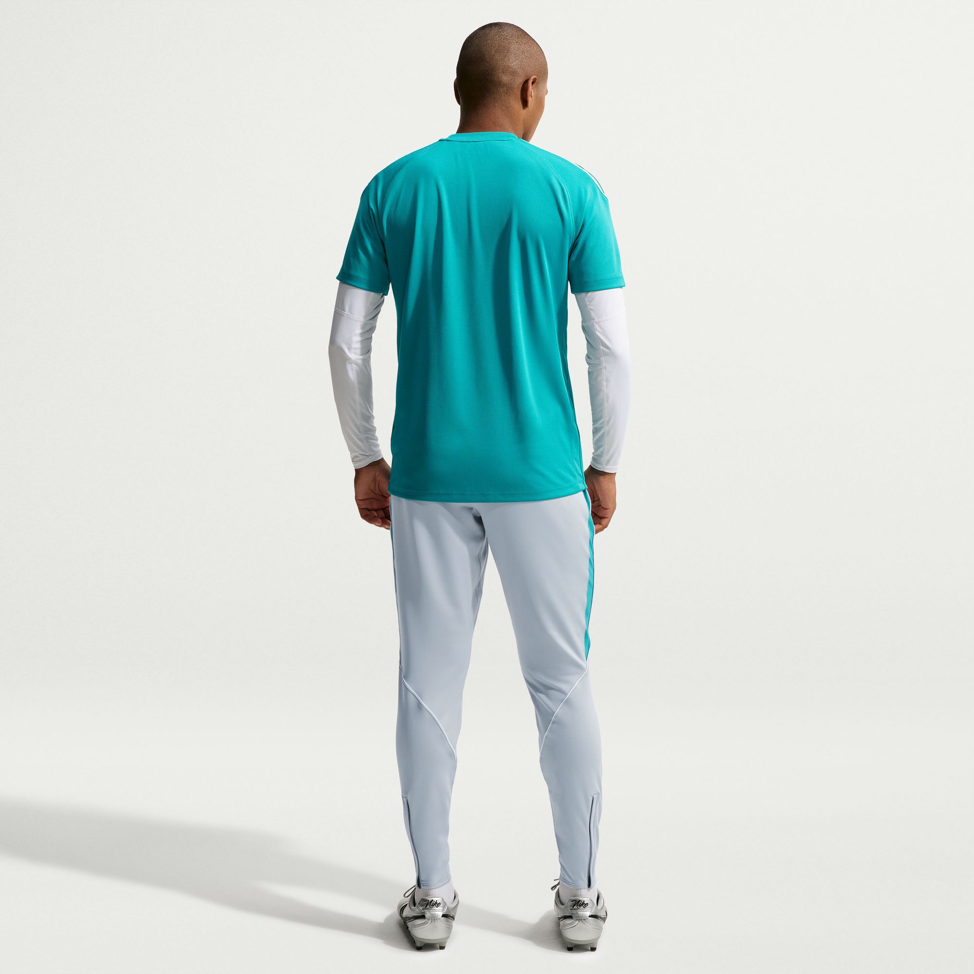 Nike Strike image number 1