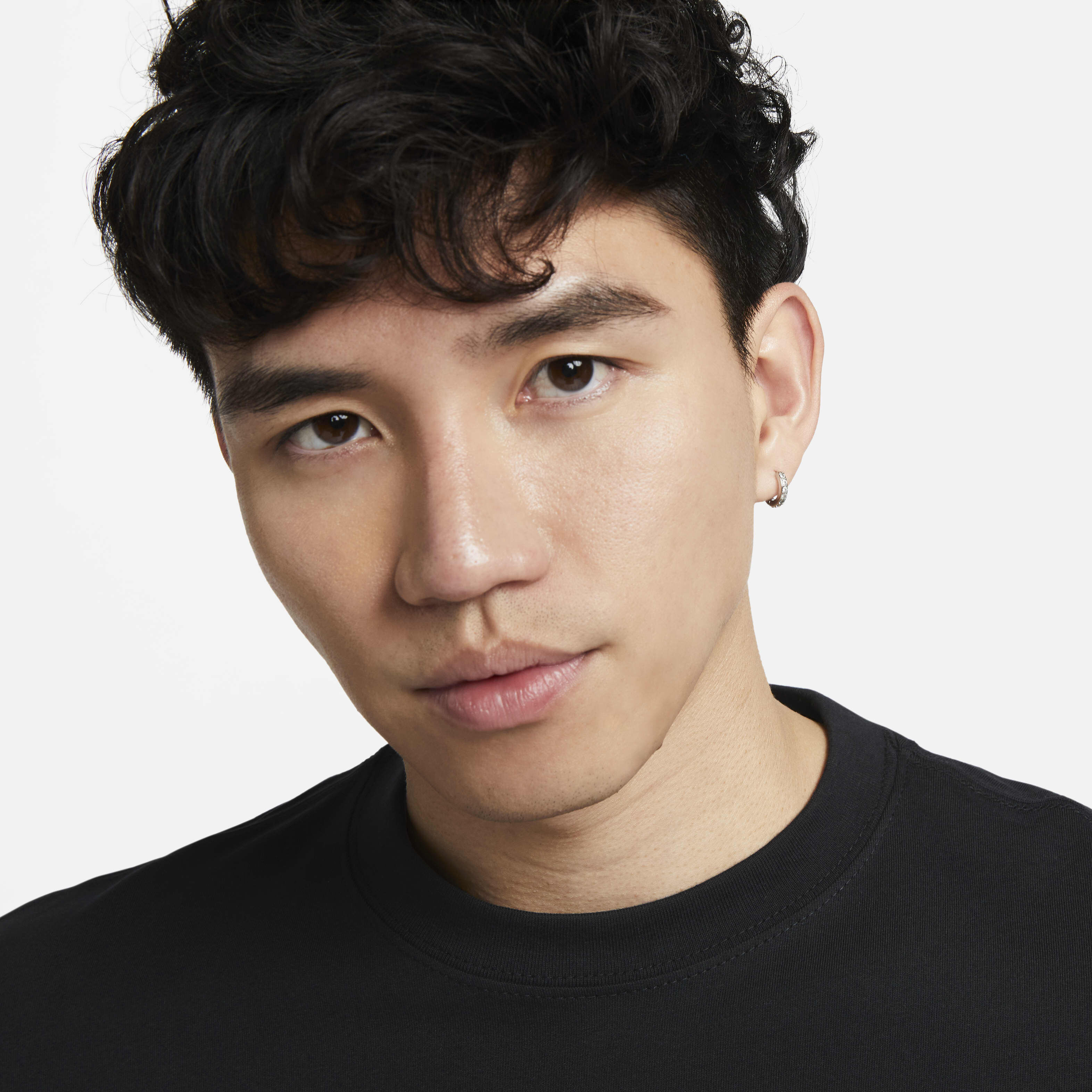 LeBron x Liverpool F.C. image number 2