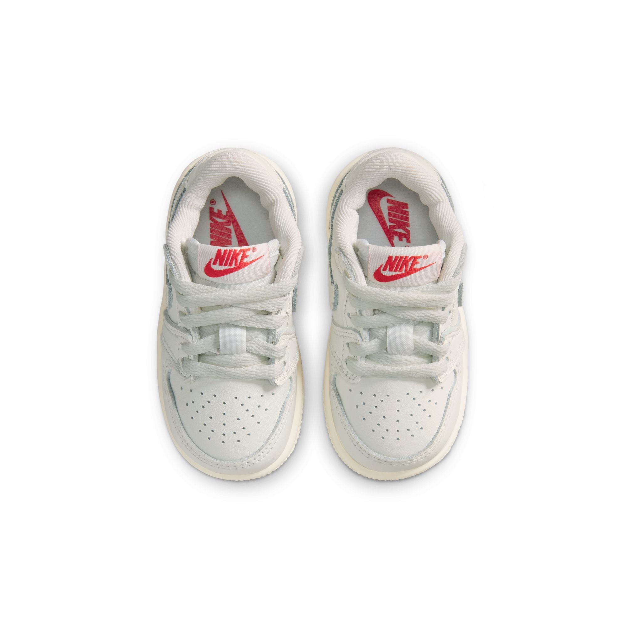 Air Jordan 1 Retro Low image number 3