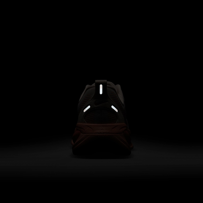 Nike Vomero 18 image number 8 Nike Vomero 18 image number 8