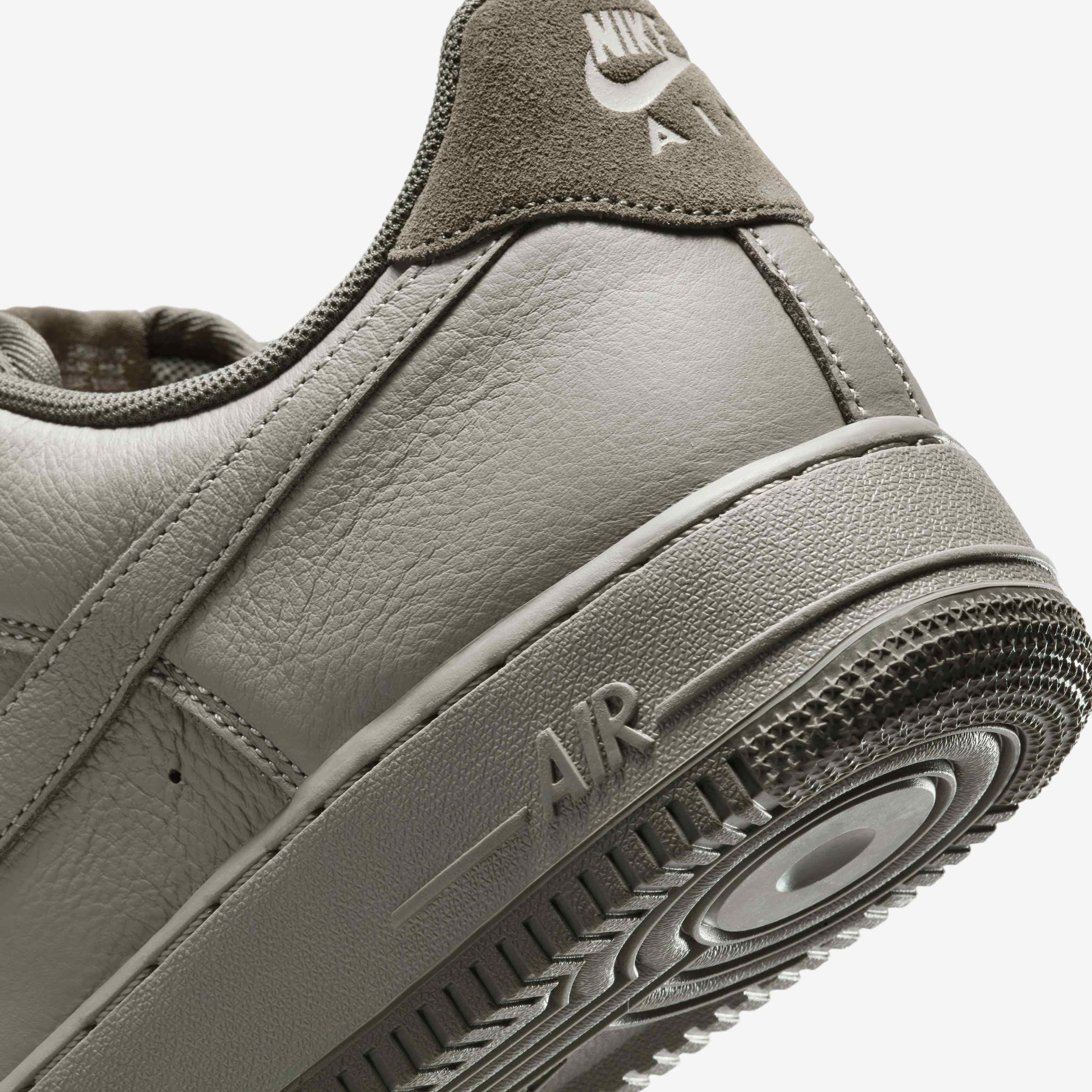 Nike Air Force 1 '07 LV8 image number 7