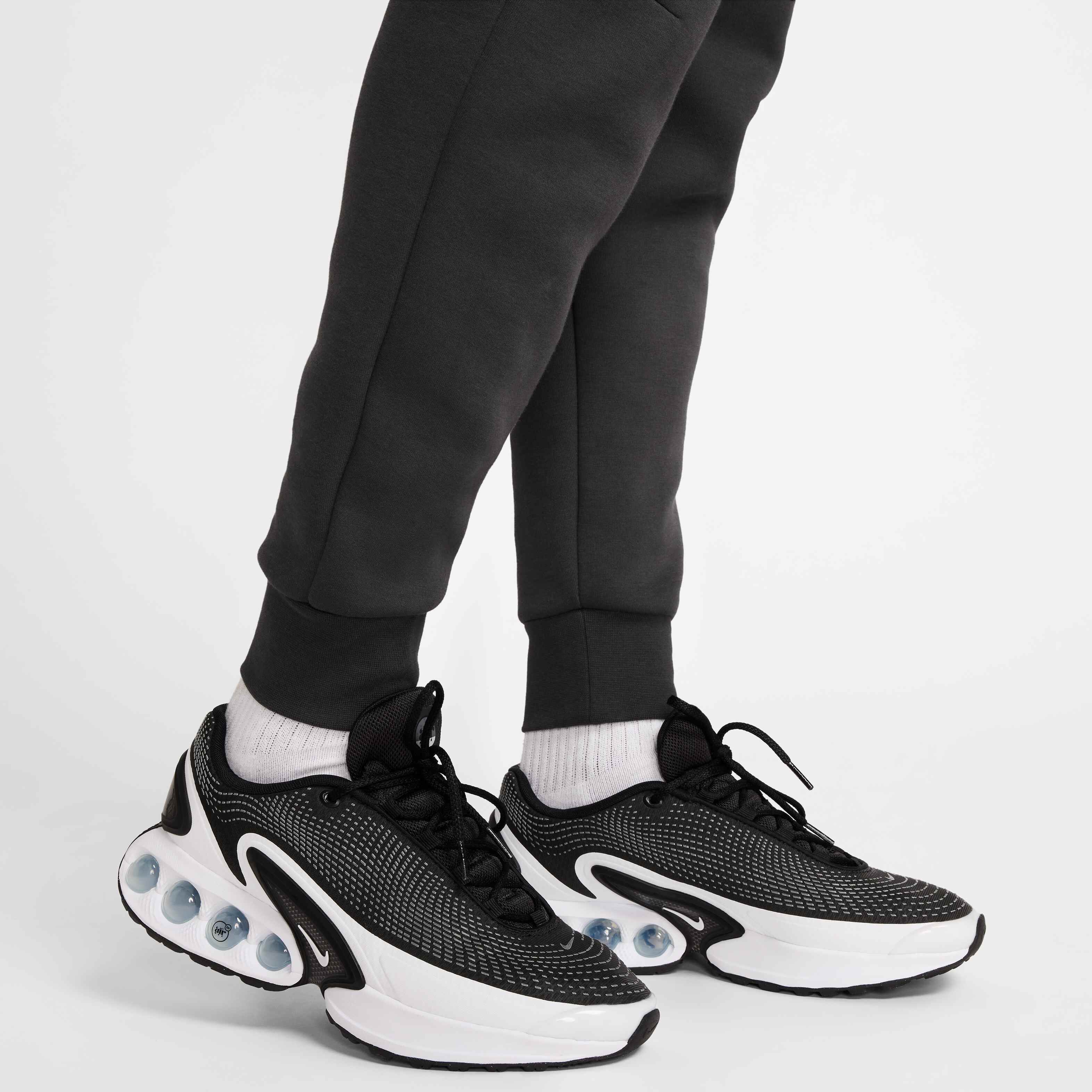 Nike Tech image number 7