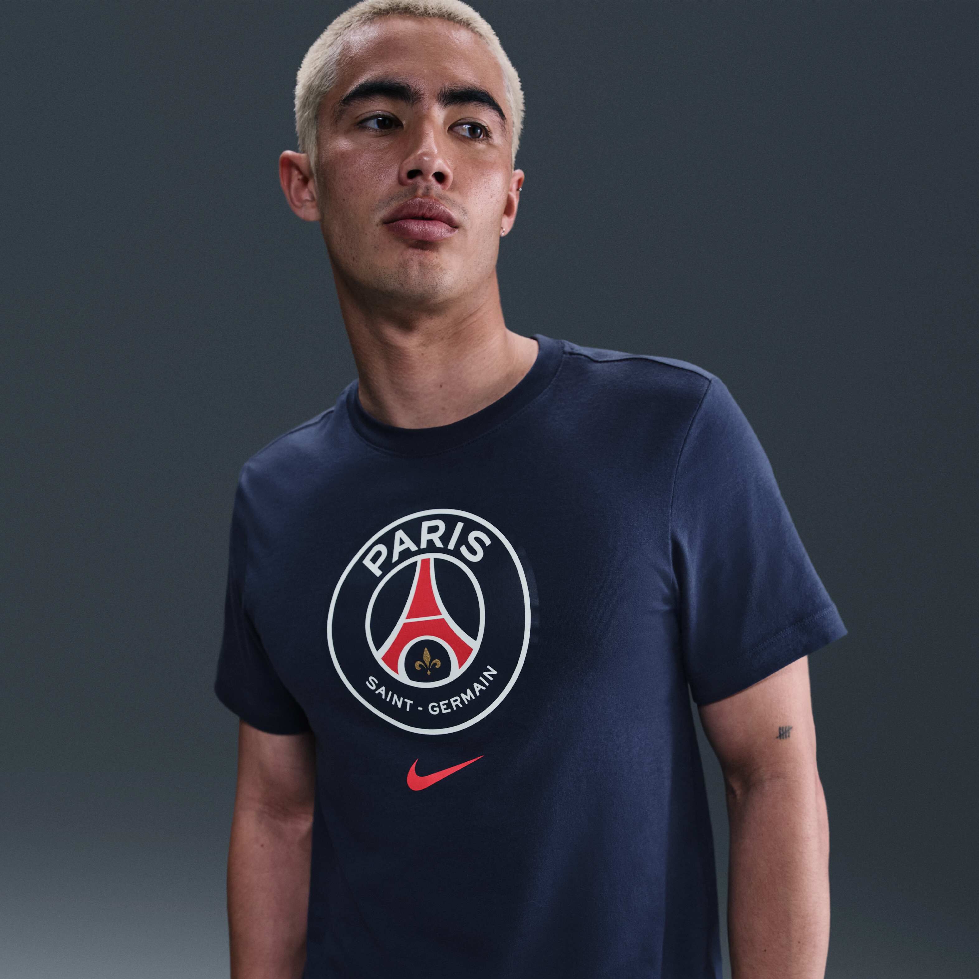 ★Nike★ Paris Saint-Germain Nike Football T-Shirt M Midnigh Buy Paris Saint-Germain Men's Nike Football T-Shirt