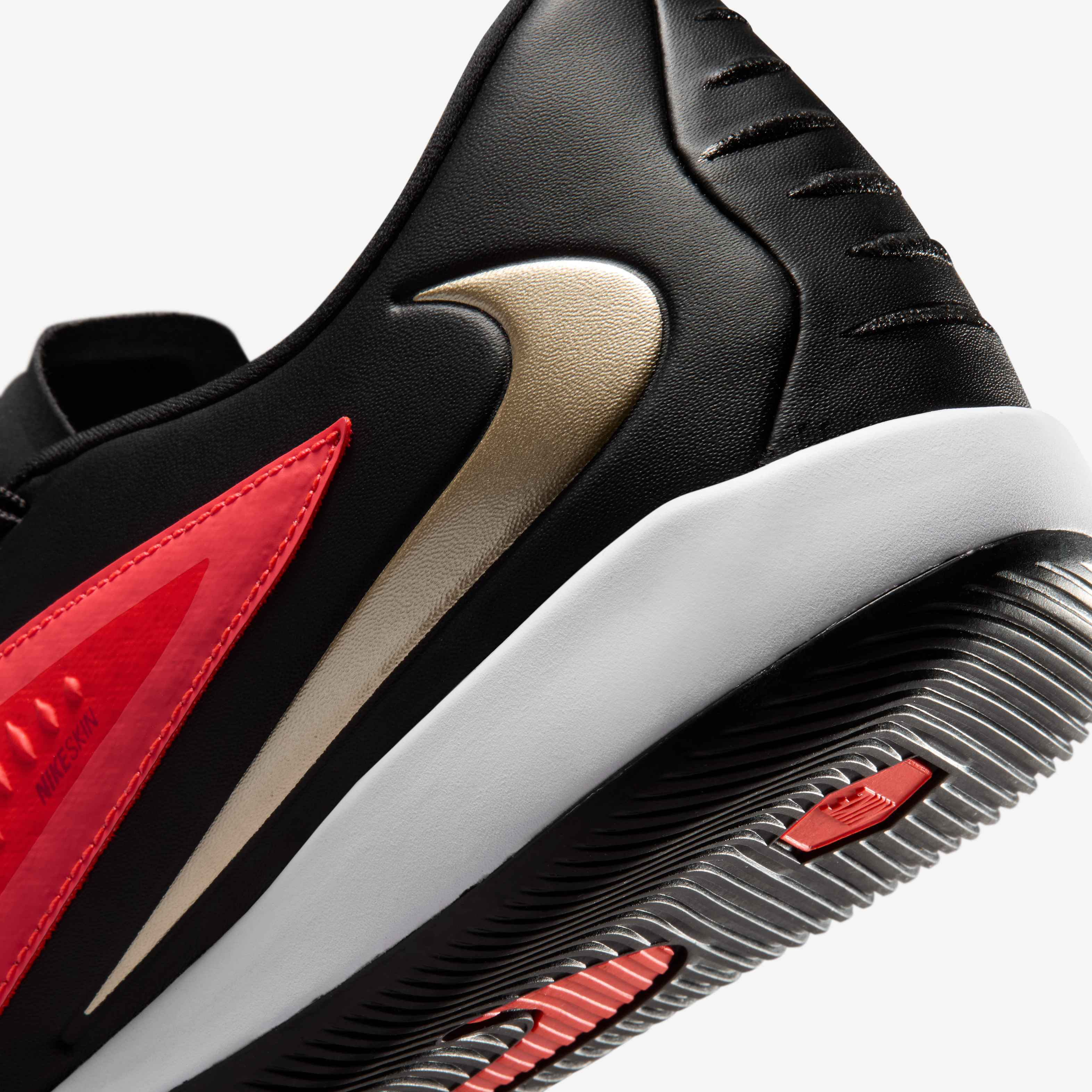 Nike Phantom 6 Low Academy image number 7