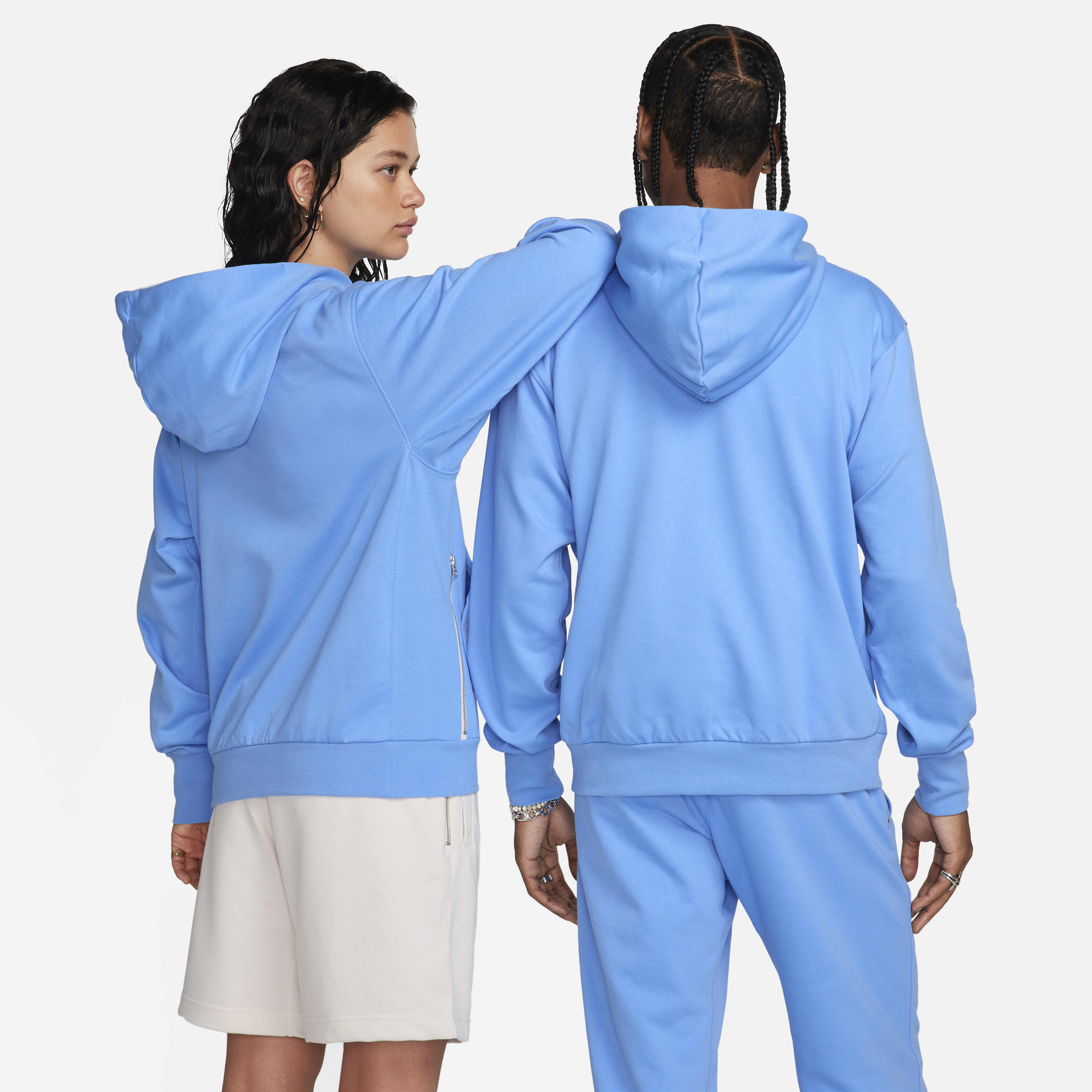 Nike Standard Issue image number 1