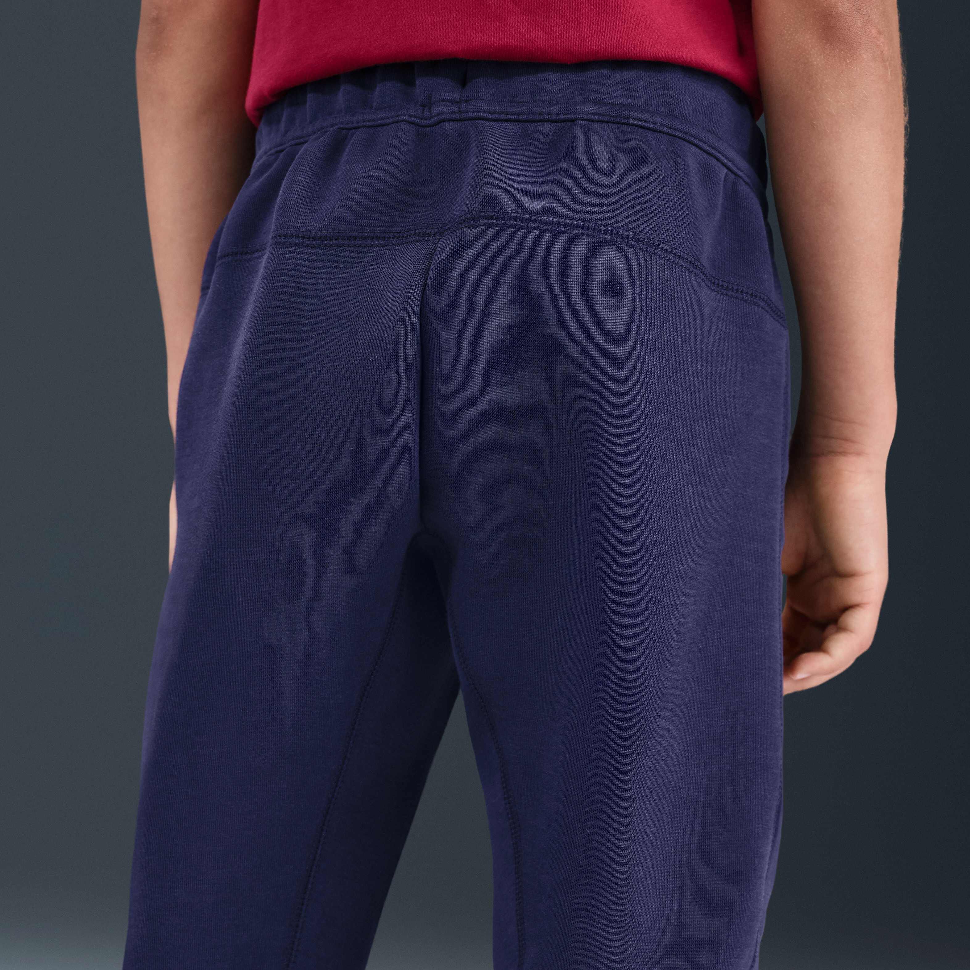 برشلونة تك image number 2