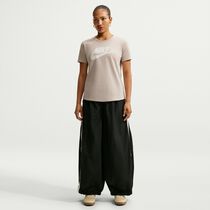 Nike Sportswear Essentials