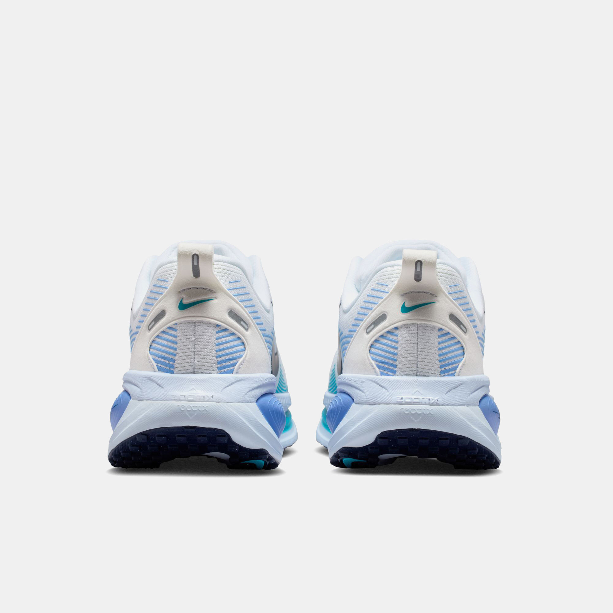 Nike Vomero 18 image number 1