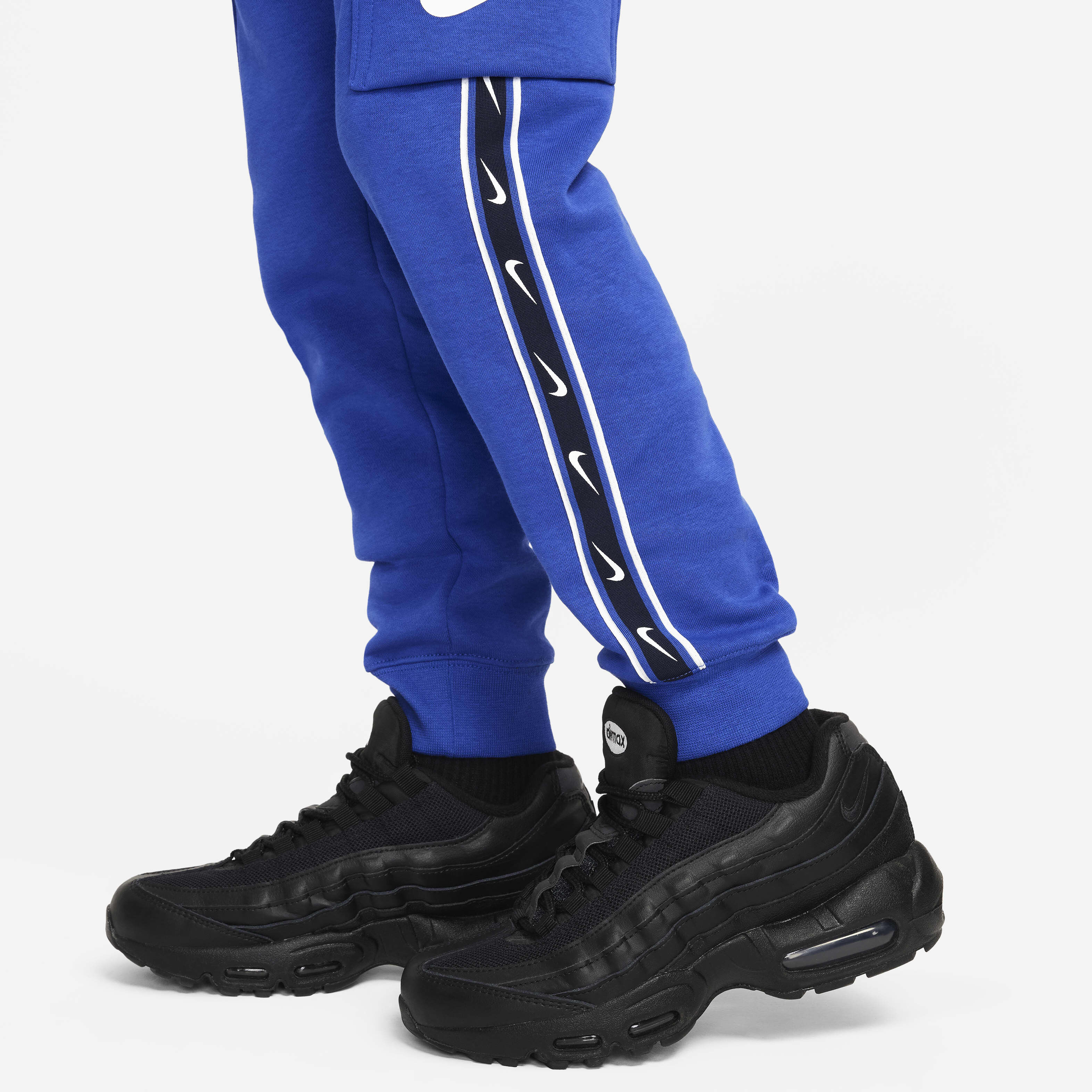 Nike Sportswear Repeat image number 4