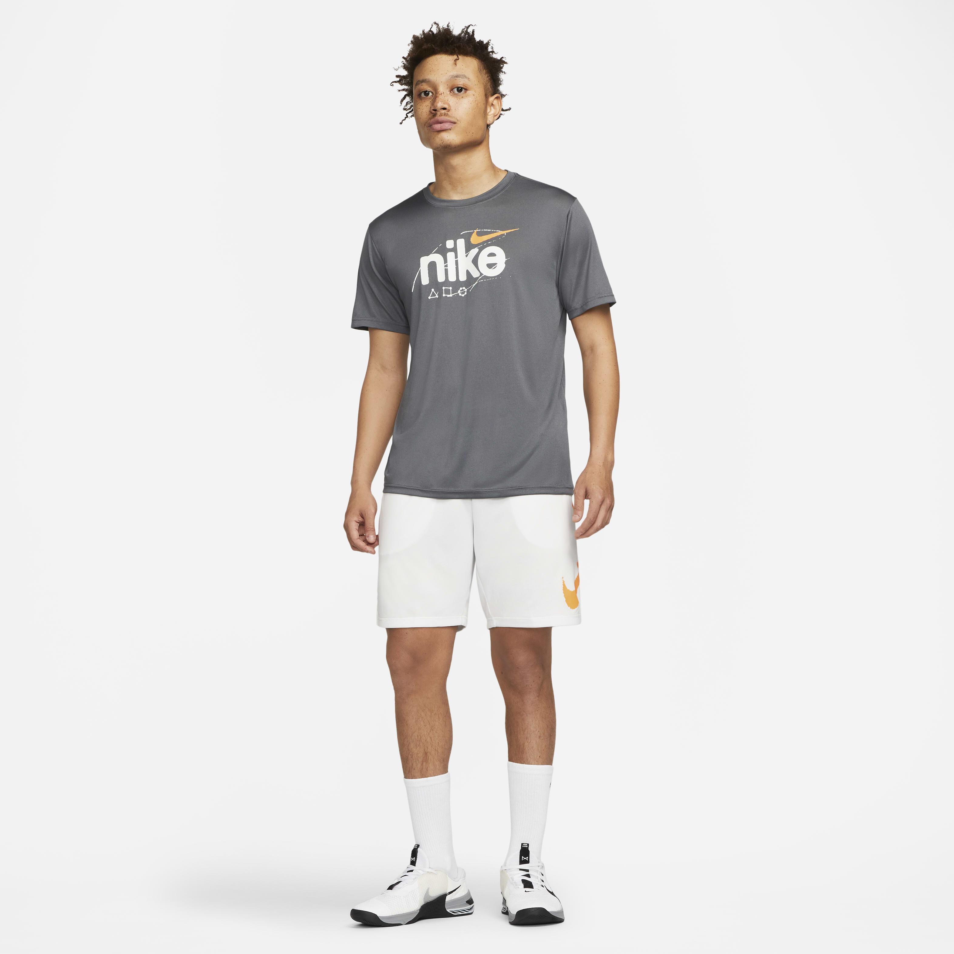 Nike Dri-FIT Wild Clash image number 3