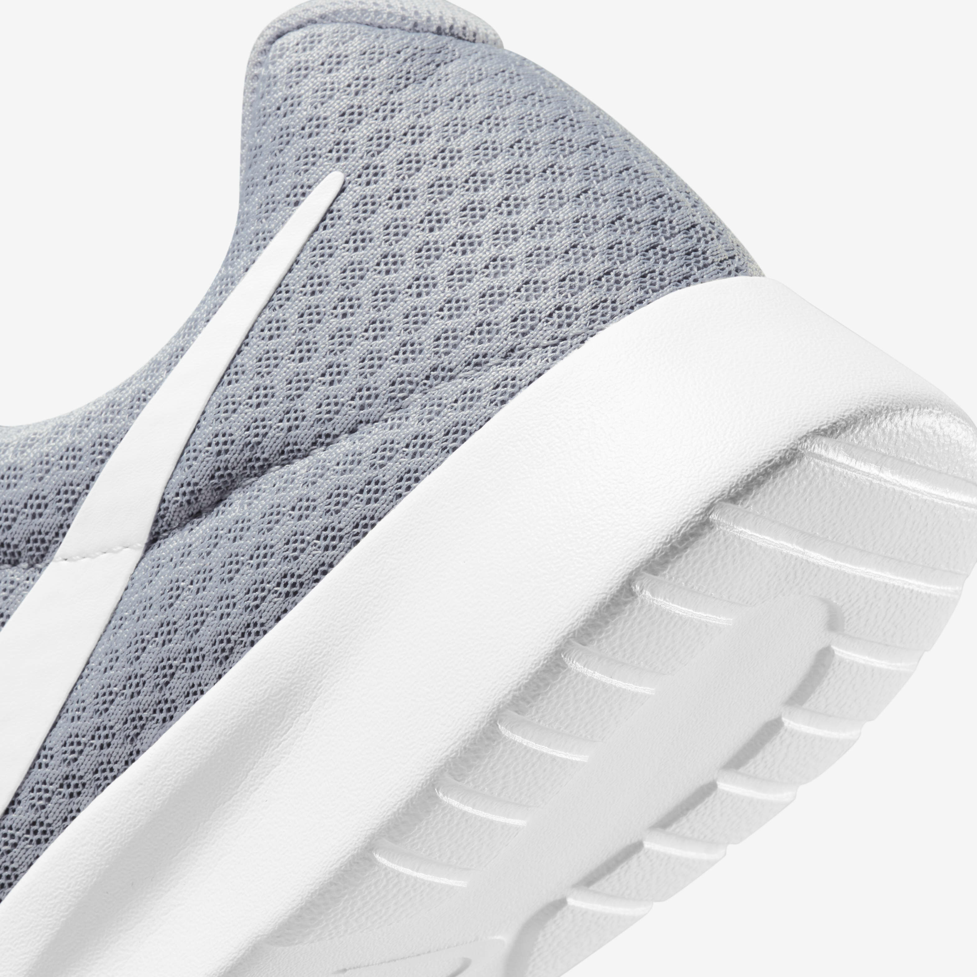 Roshe tanjun sale
