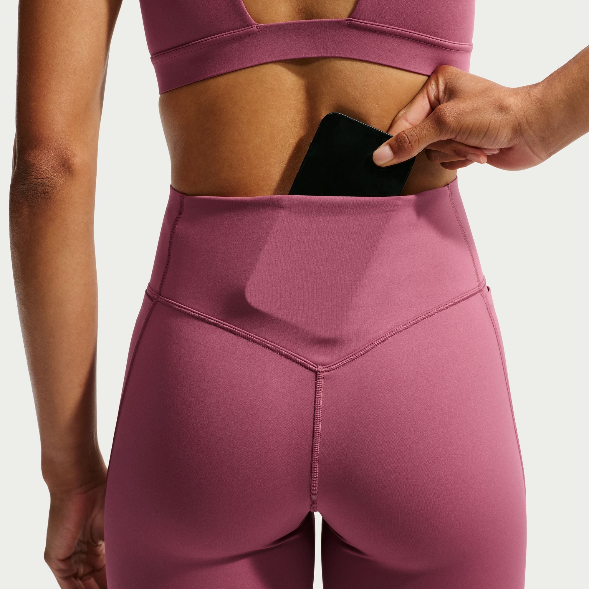 Nike Universa image number 6