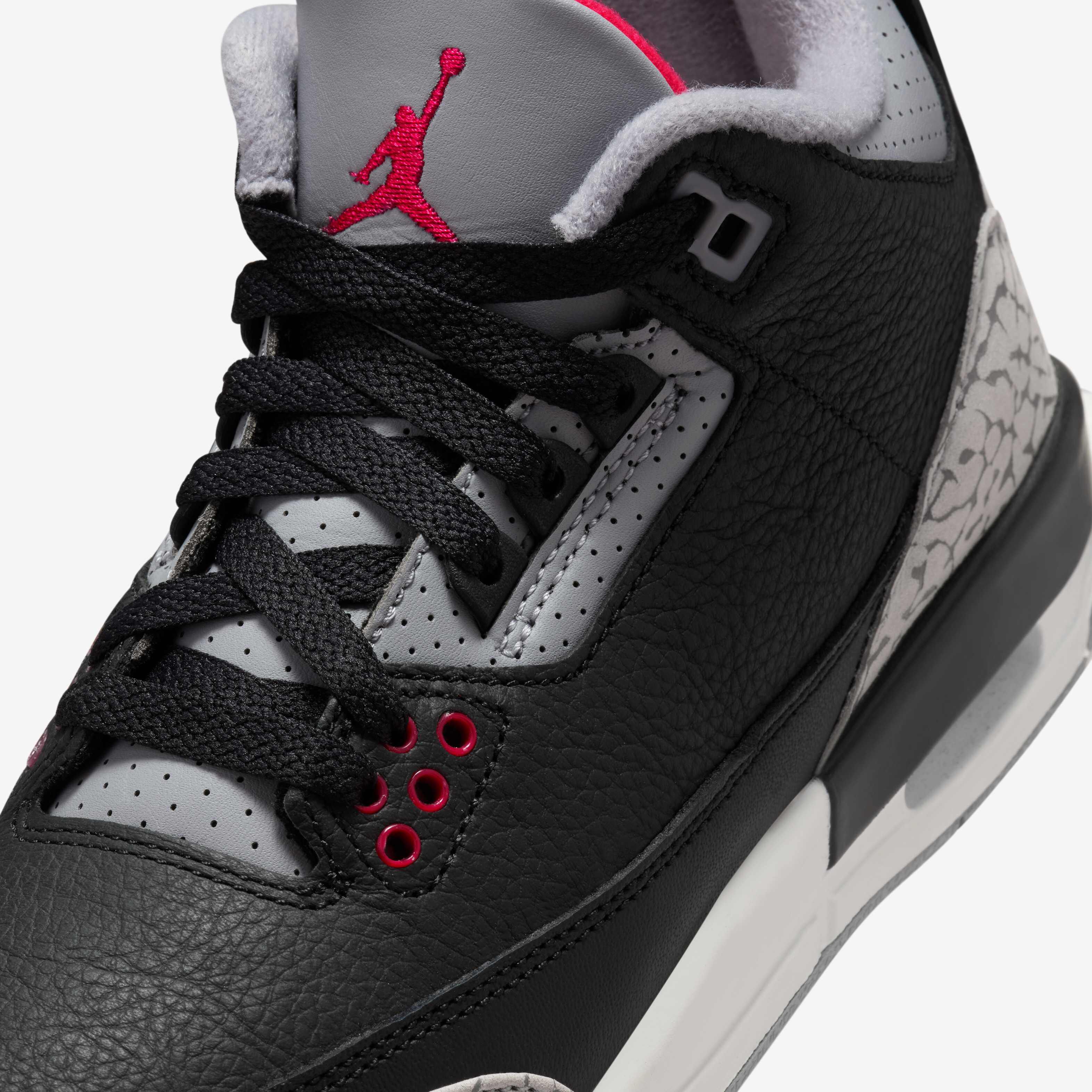 Air Jordan 3 Retro 'Medium Olive' image number 6