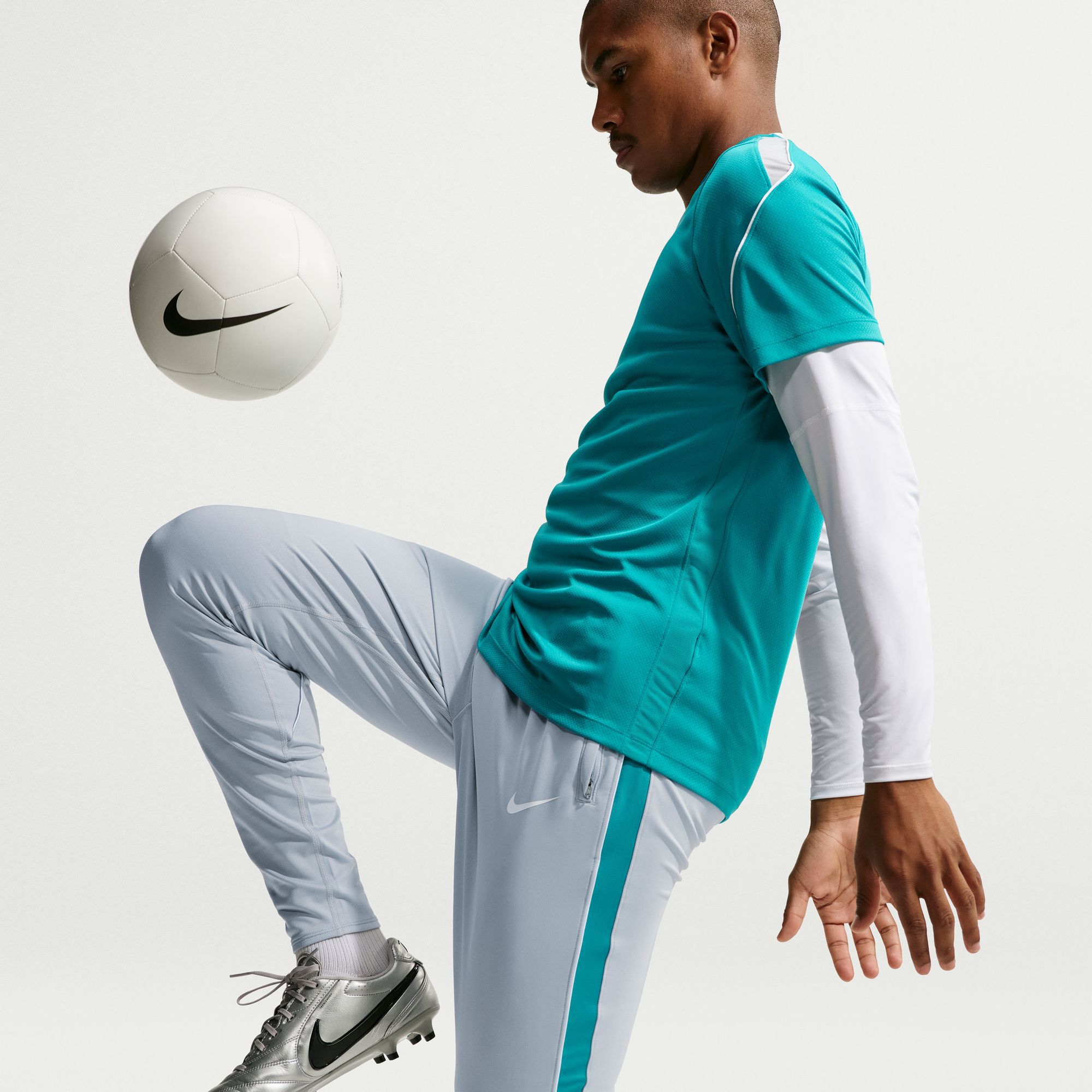 Nike Strike image number 4