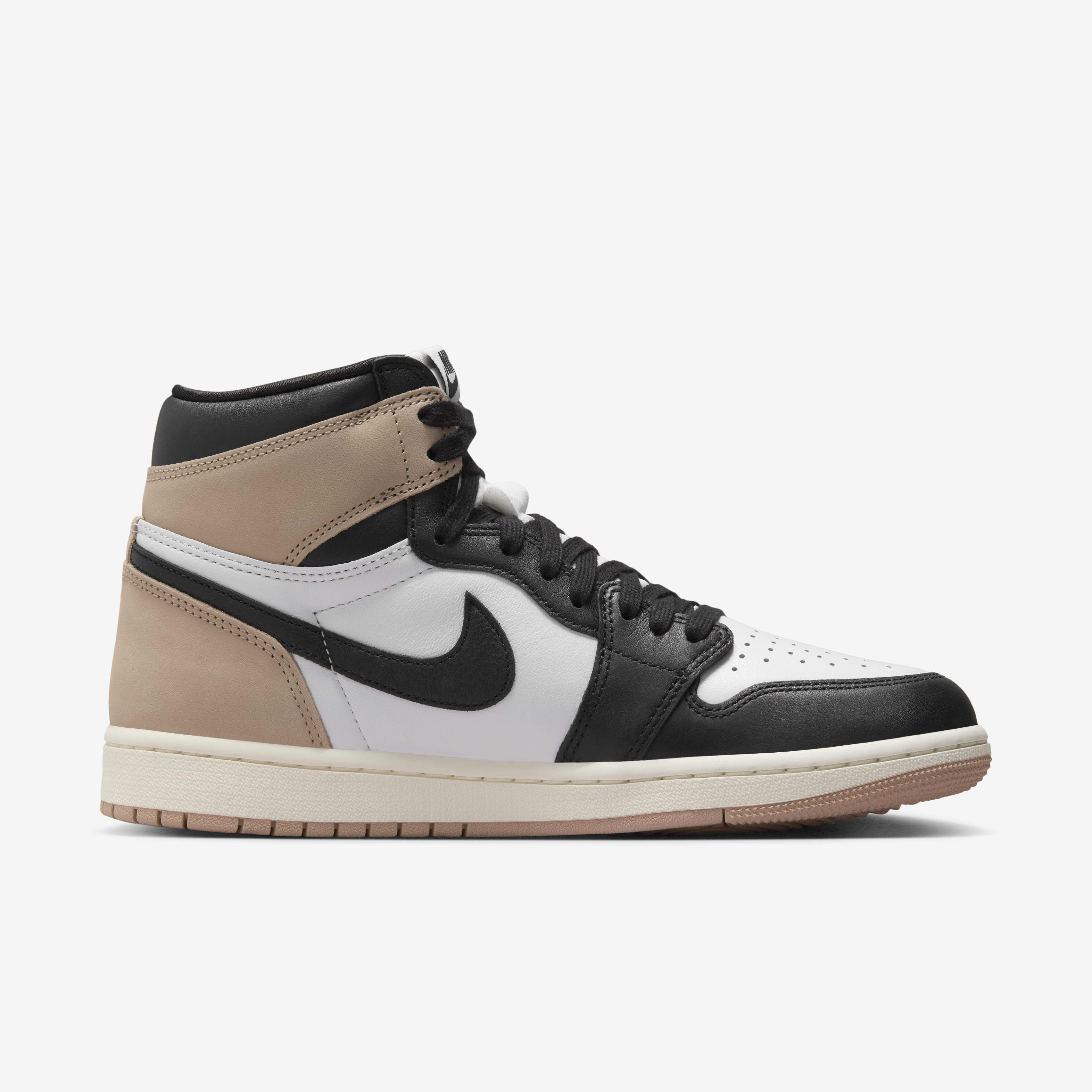 Air Jordan 1 Retro High OG Shoes image number 2