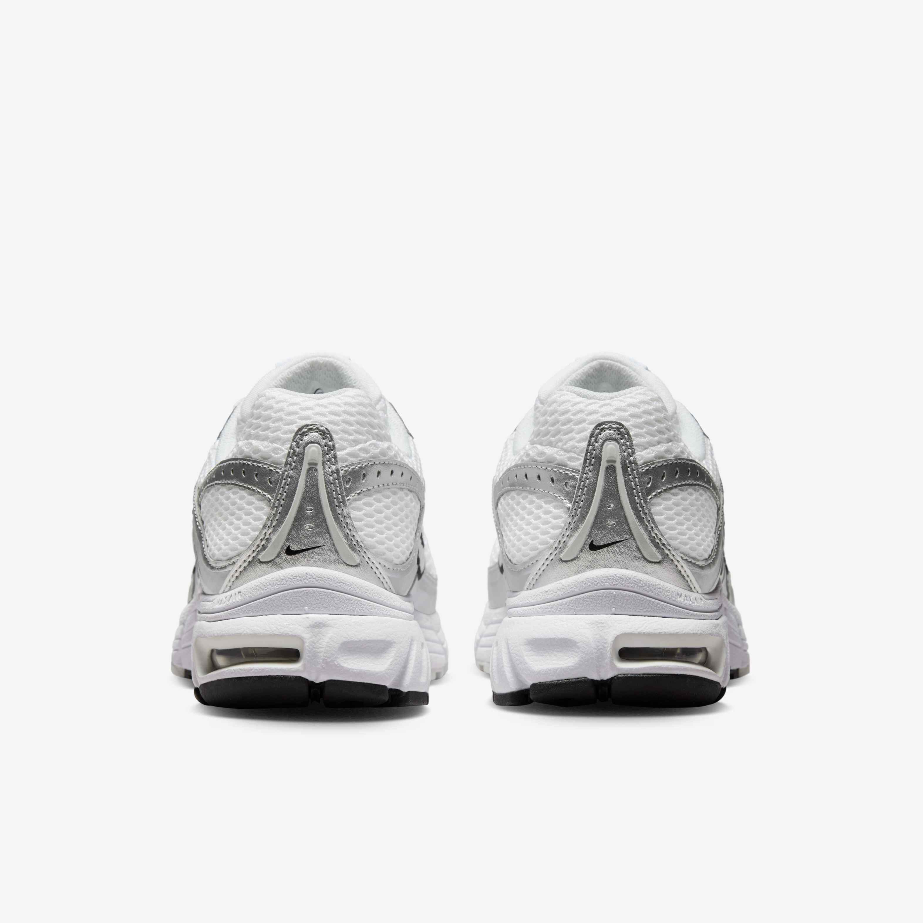◆正規品◆NIKE AIR MAX MOTO 2K(W)◆関税込◆男女共用◆人気◆ Nike Air Max Moto 2K Women's Shoes. Nike.com