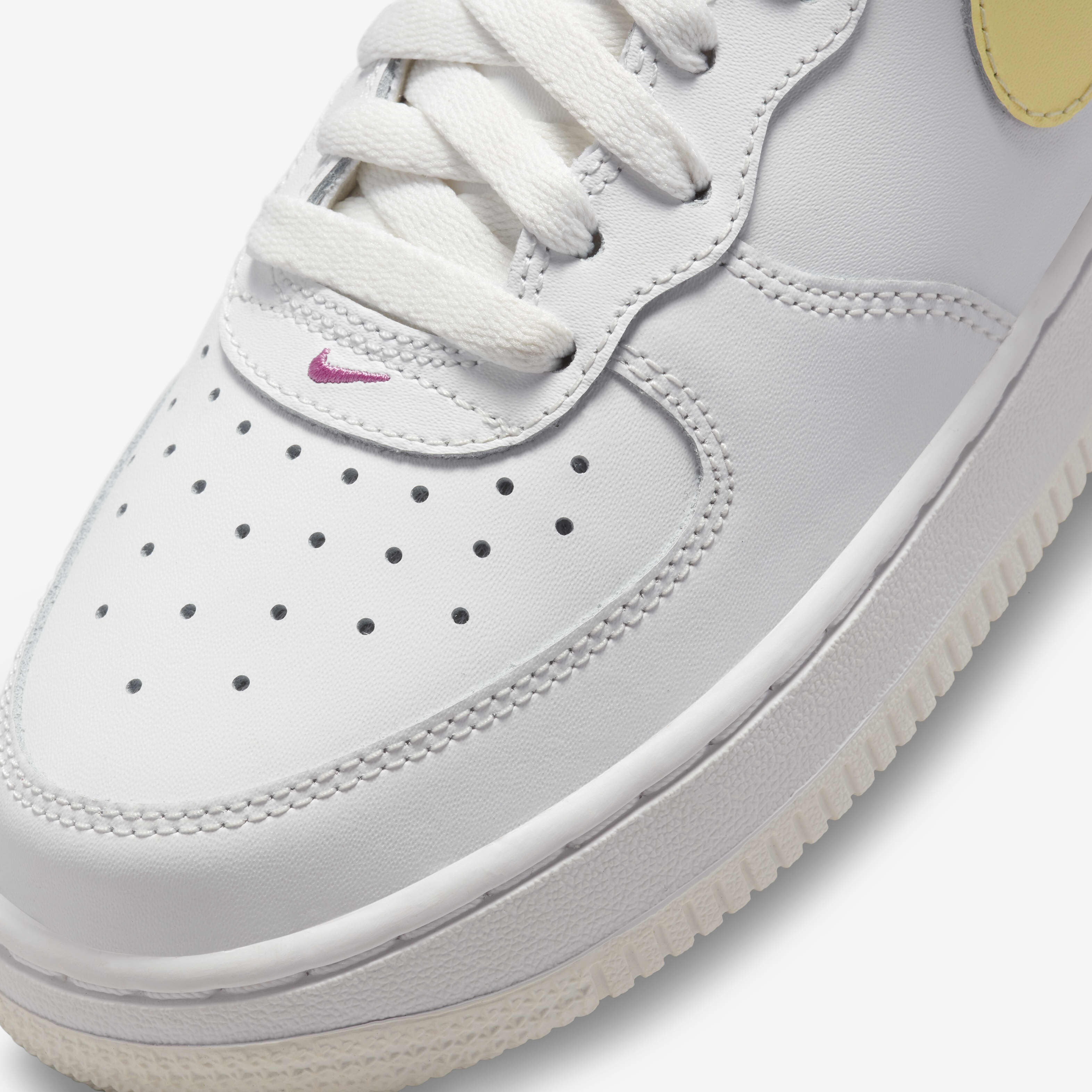 Nike Air Force 1 Mid LE image number 6
