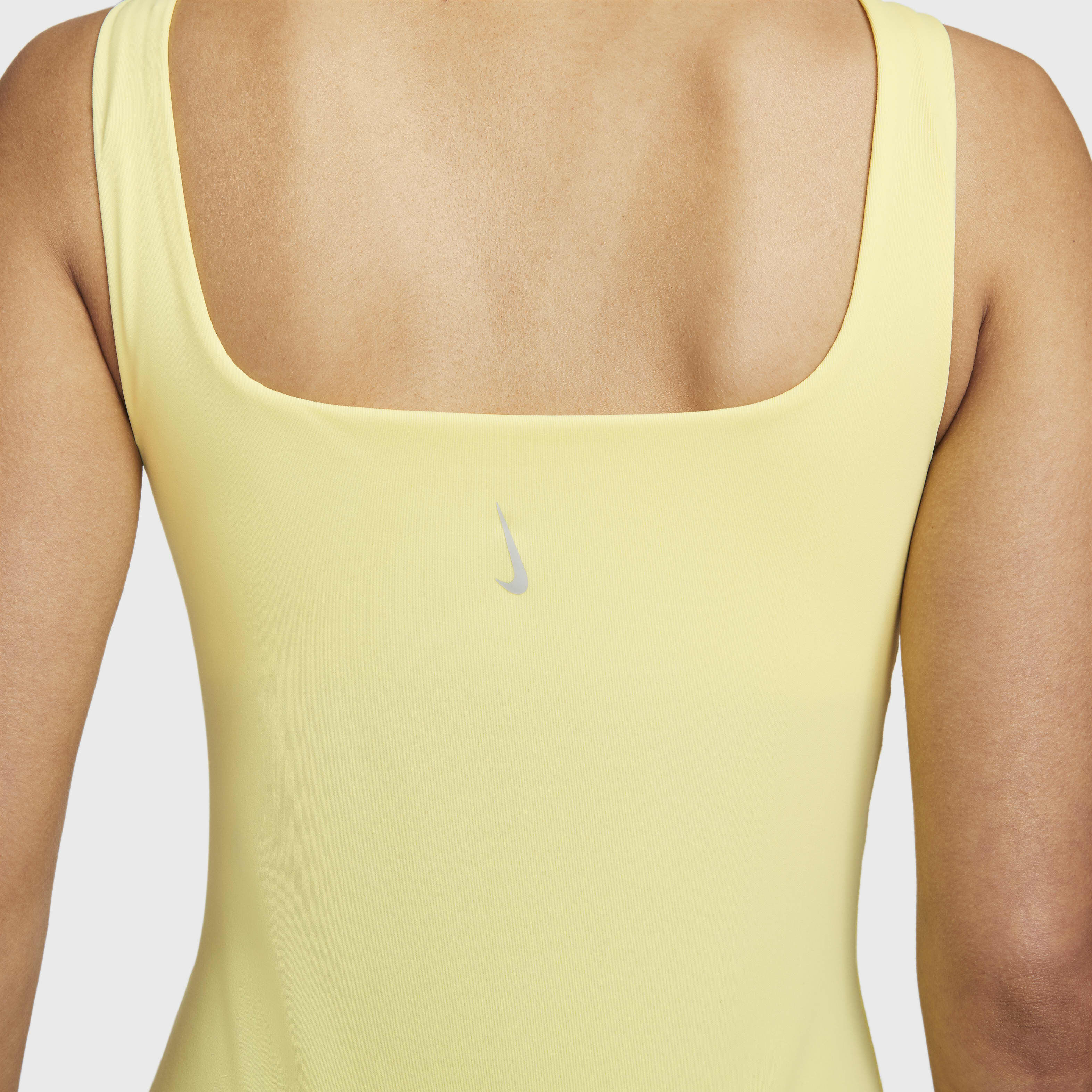 نايكي يوغا لوكس image number 3