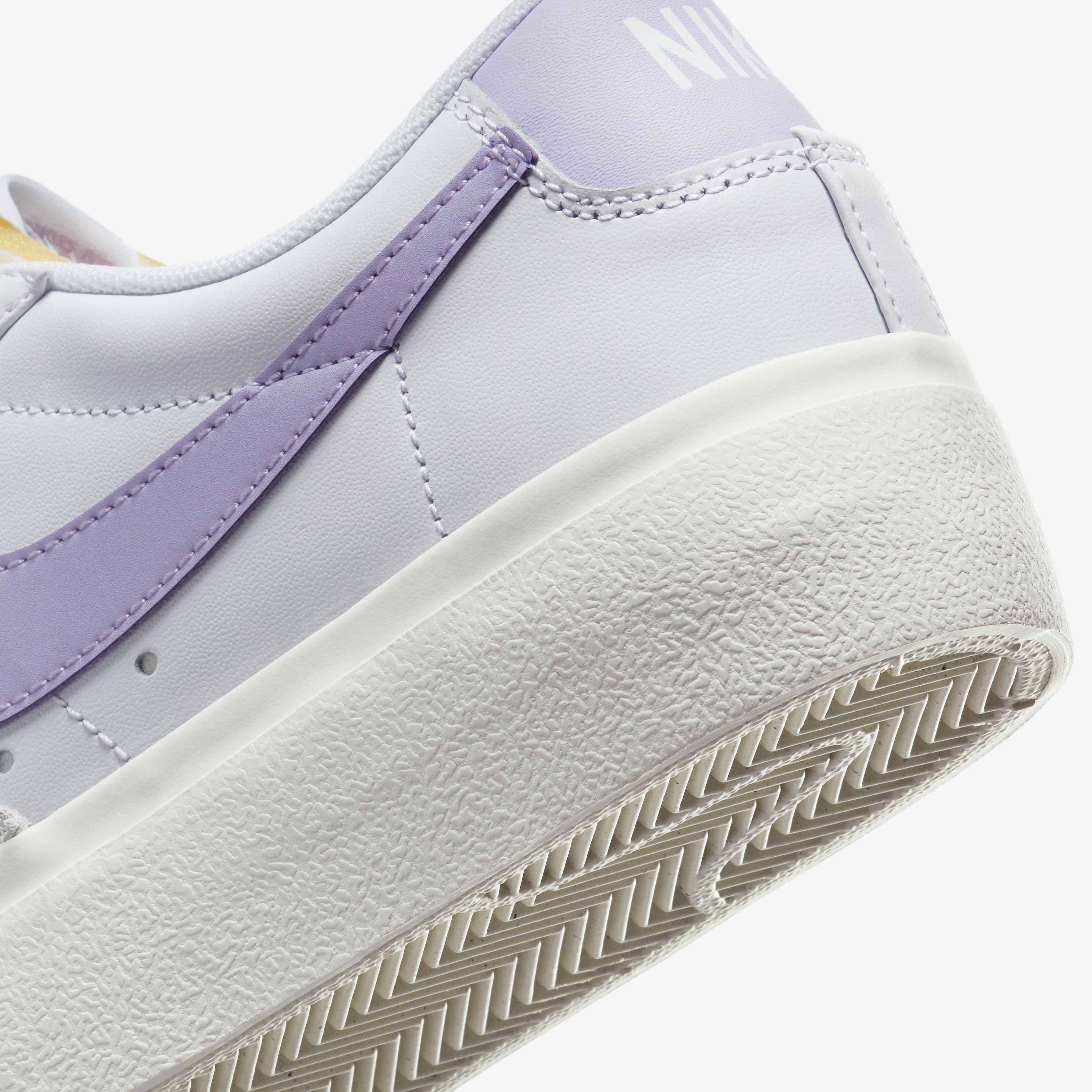 نايكي بليزر لو بلاتفورم image number 8