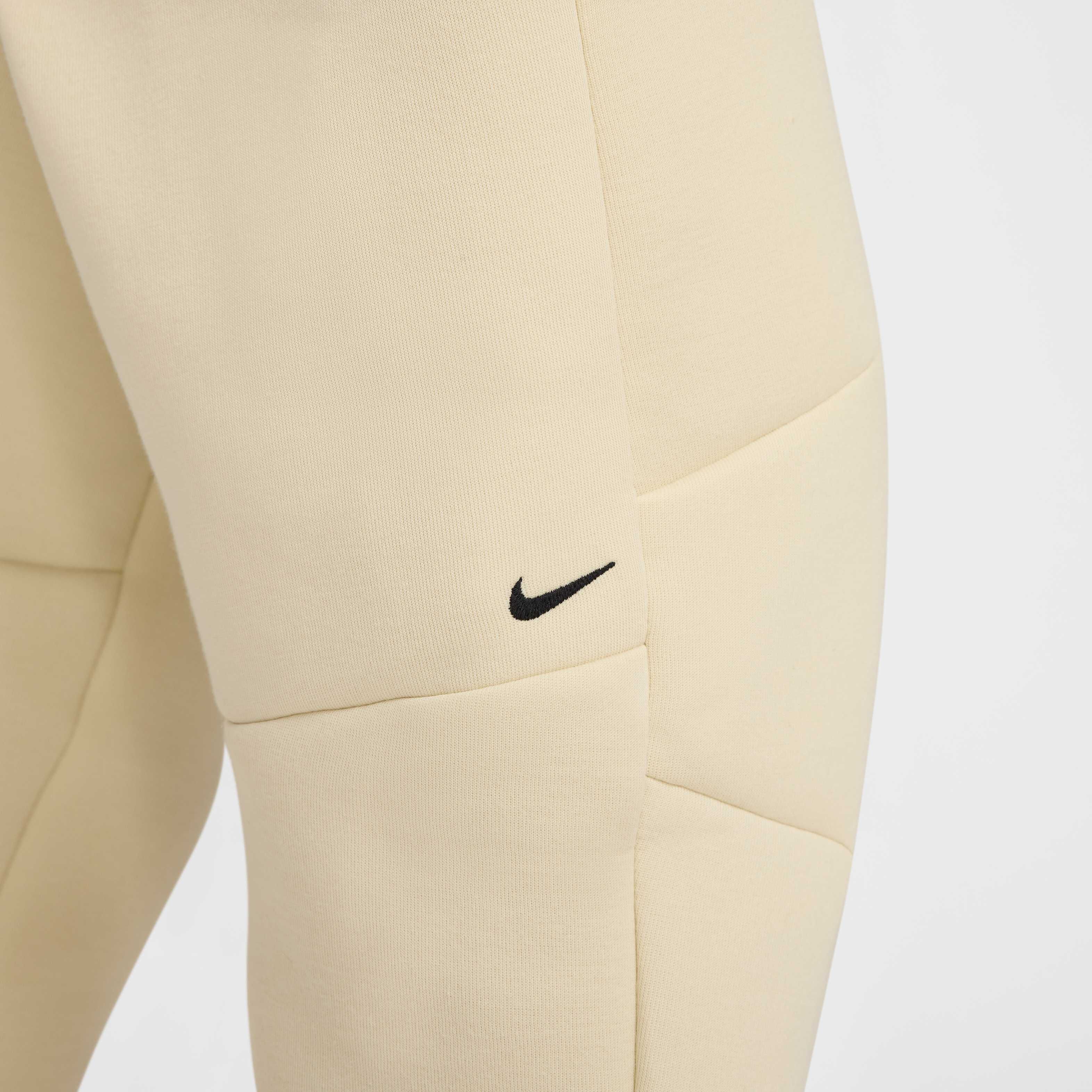 Nike Tech image number 5