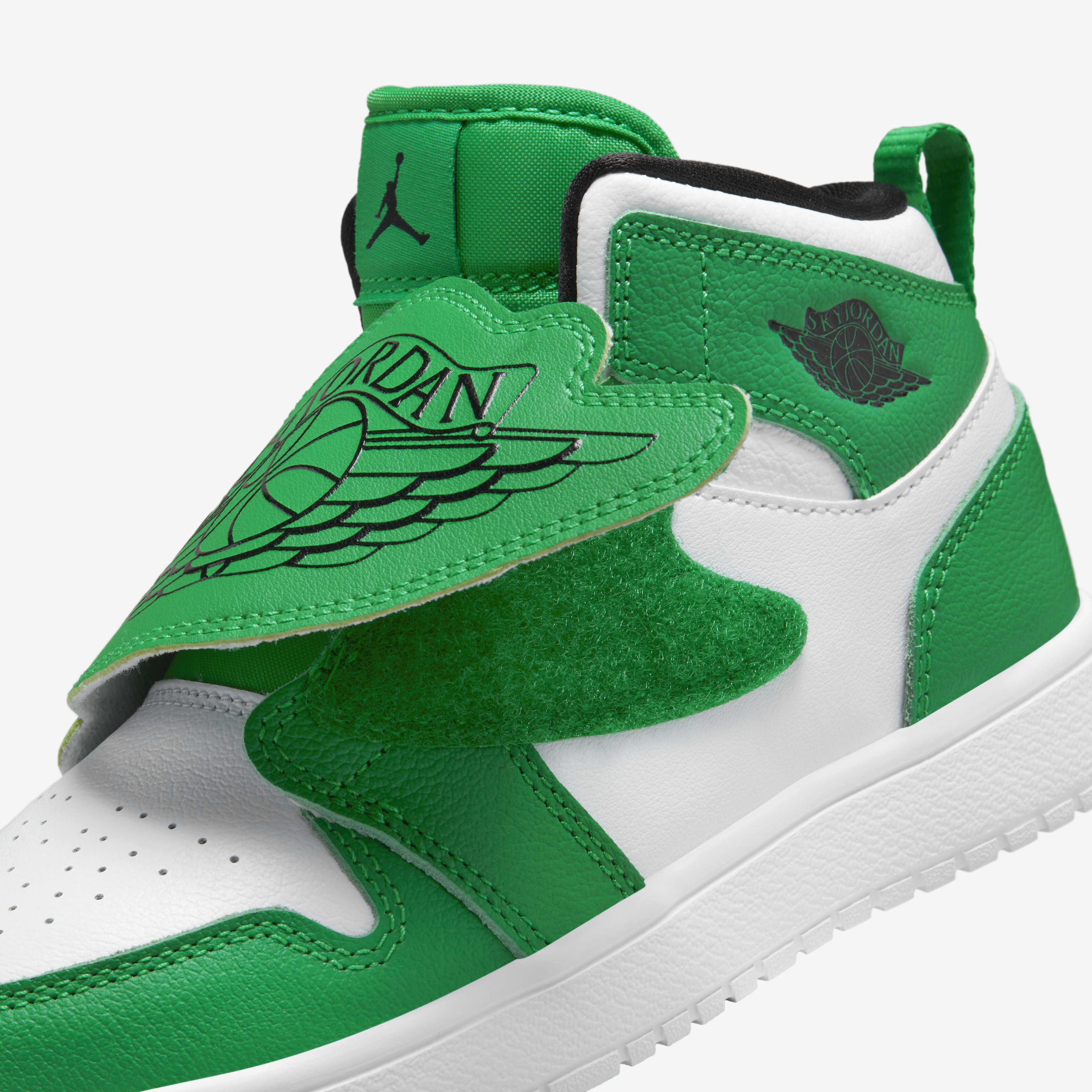 Sky Jordan 1 image number 8