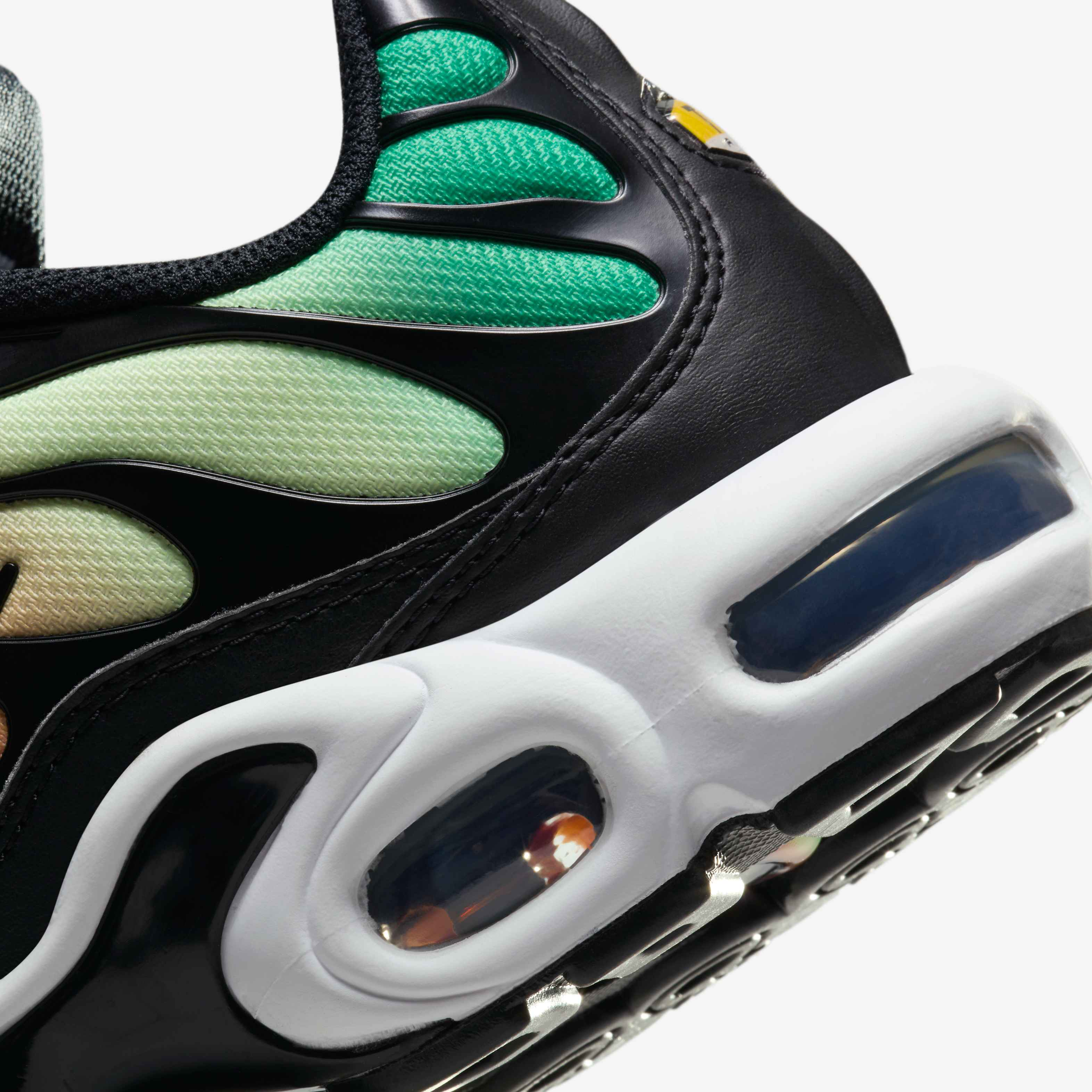 Nike Air Max Plus image number 8