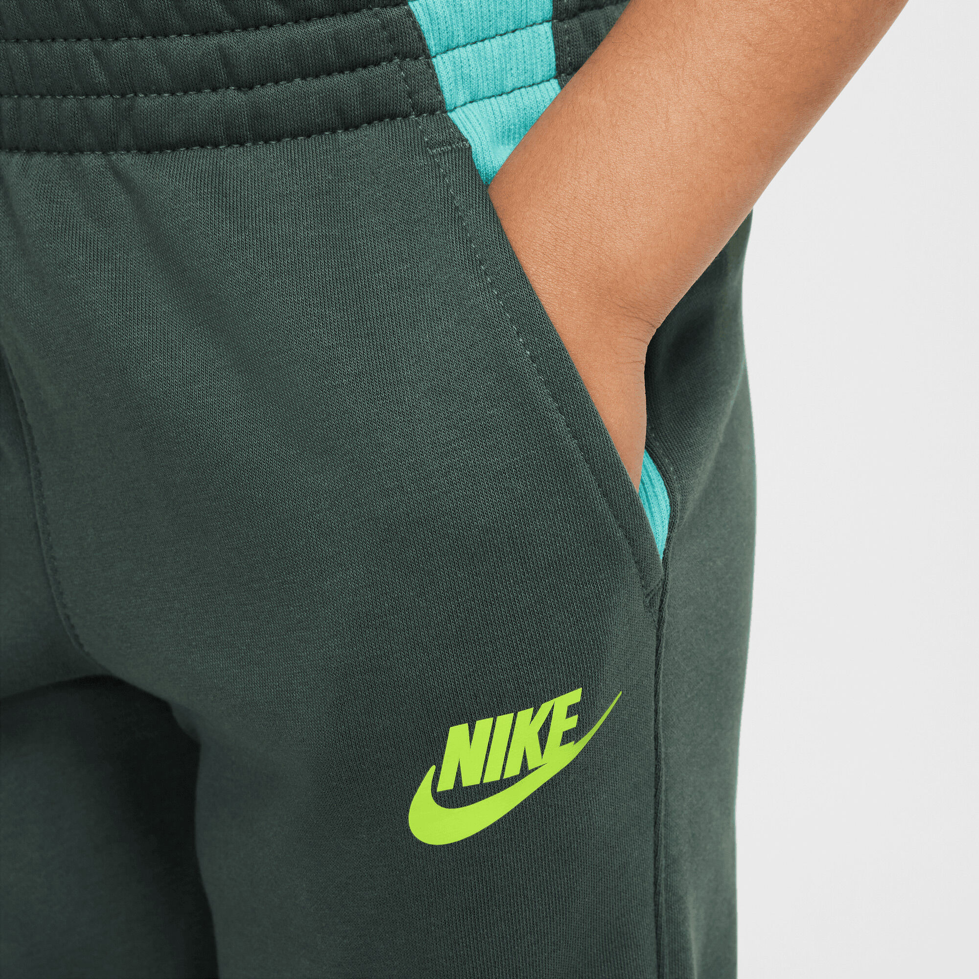 نايكي سبورتسوير "اكسبريس يور سيلف" image number 2