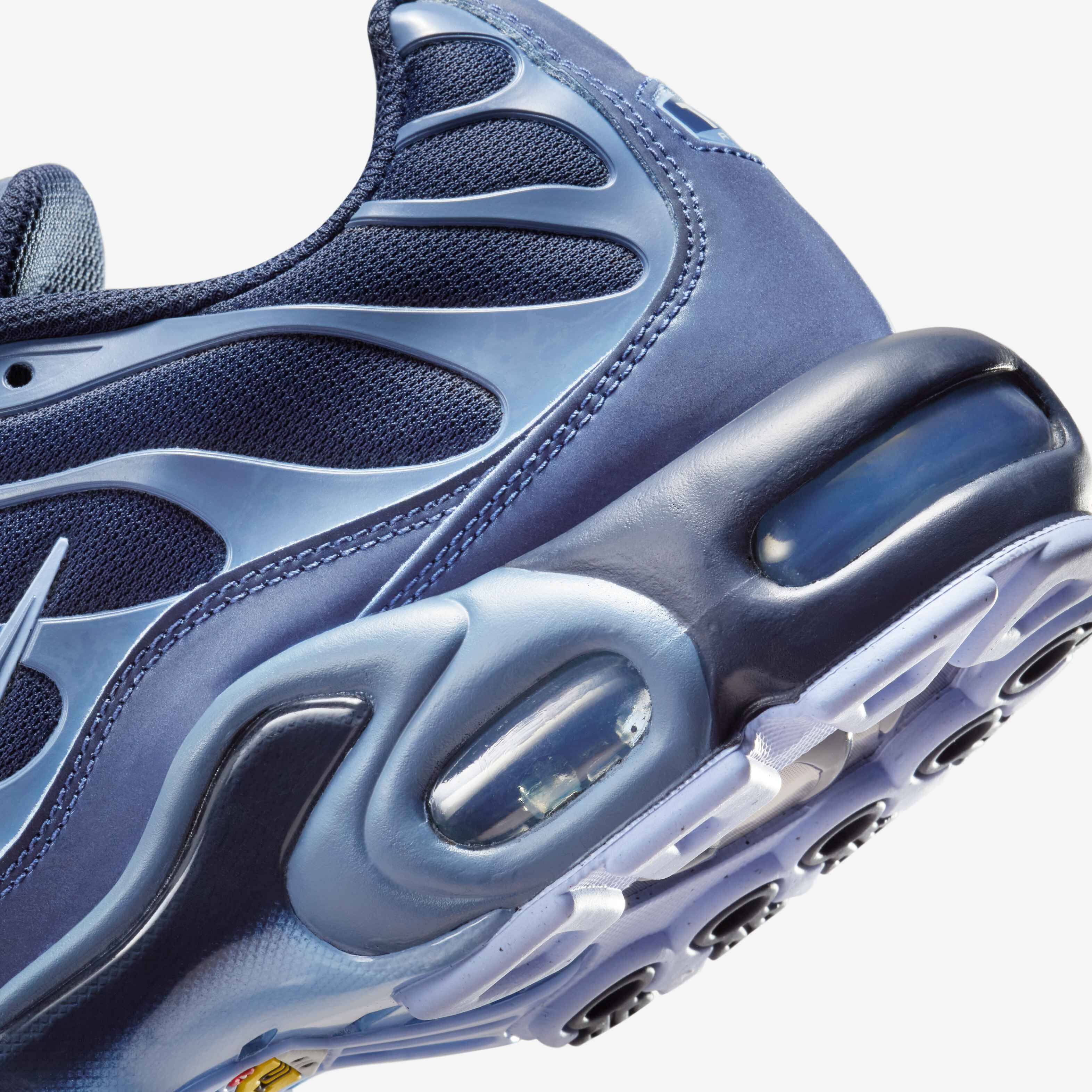 Nike Air Max Plus image number 7
