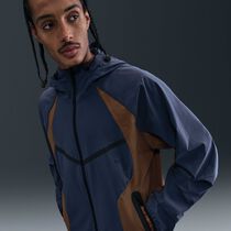Nike Tech