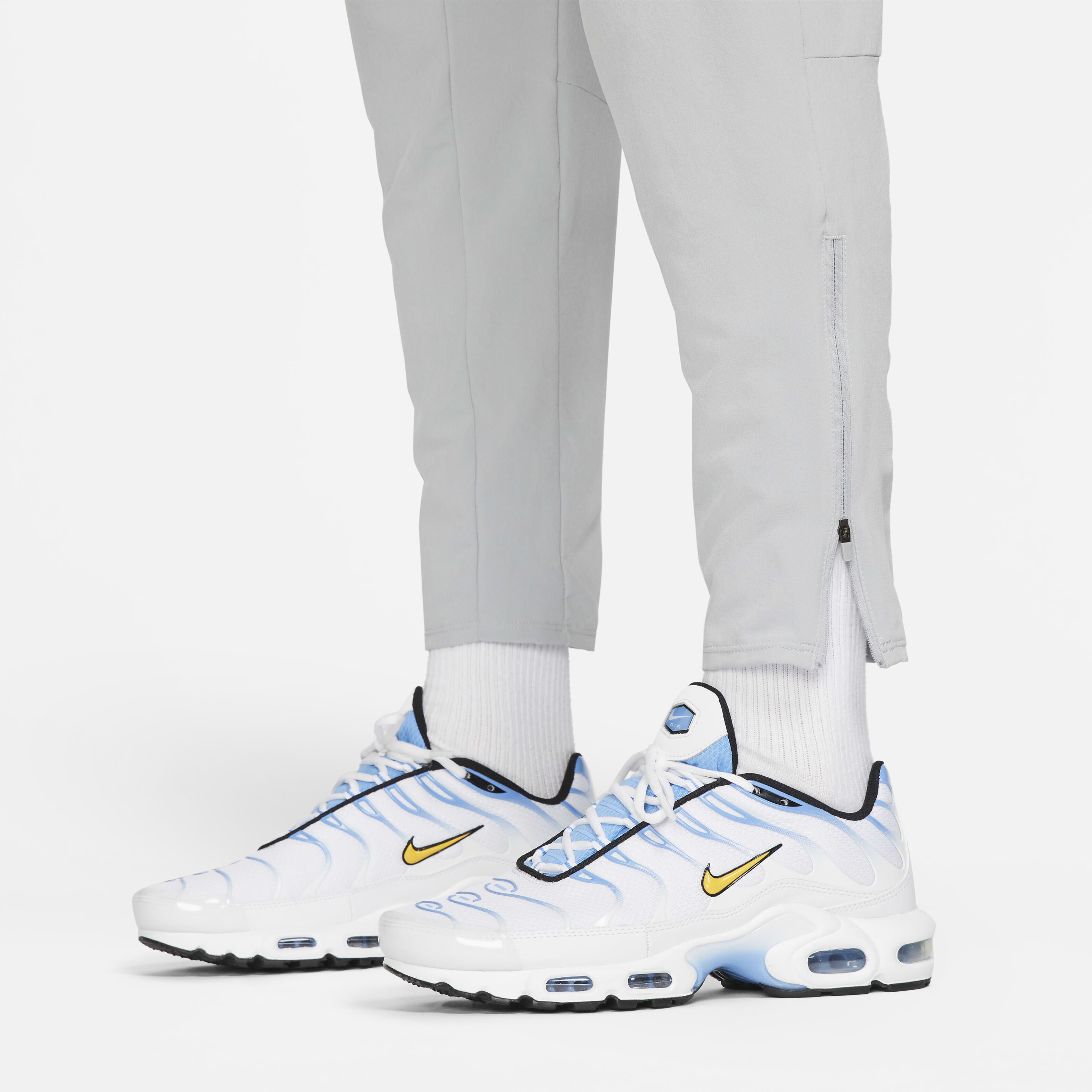 Buy Nike Air Max Men s Woven Trousers Nike Saudi Official