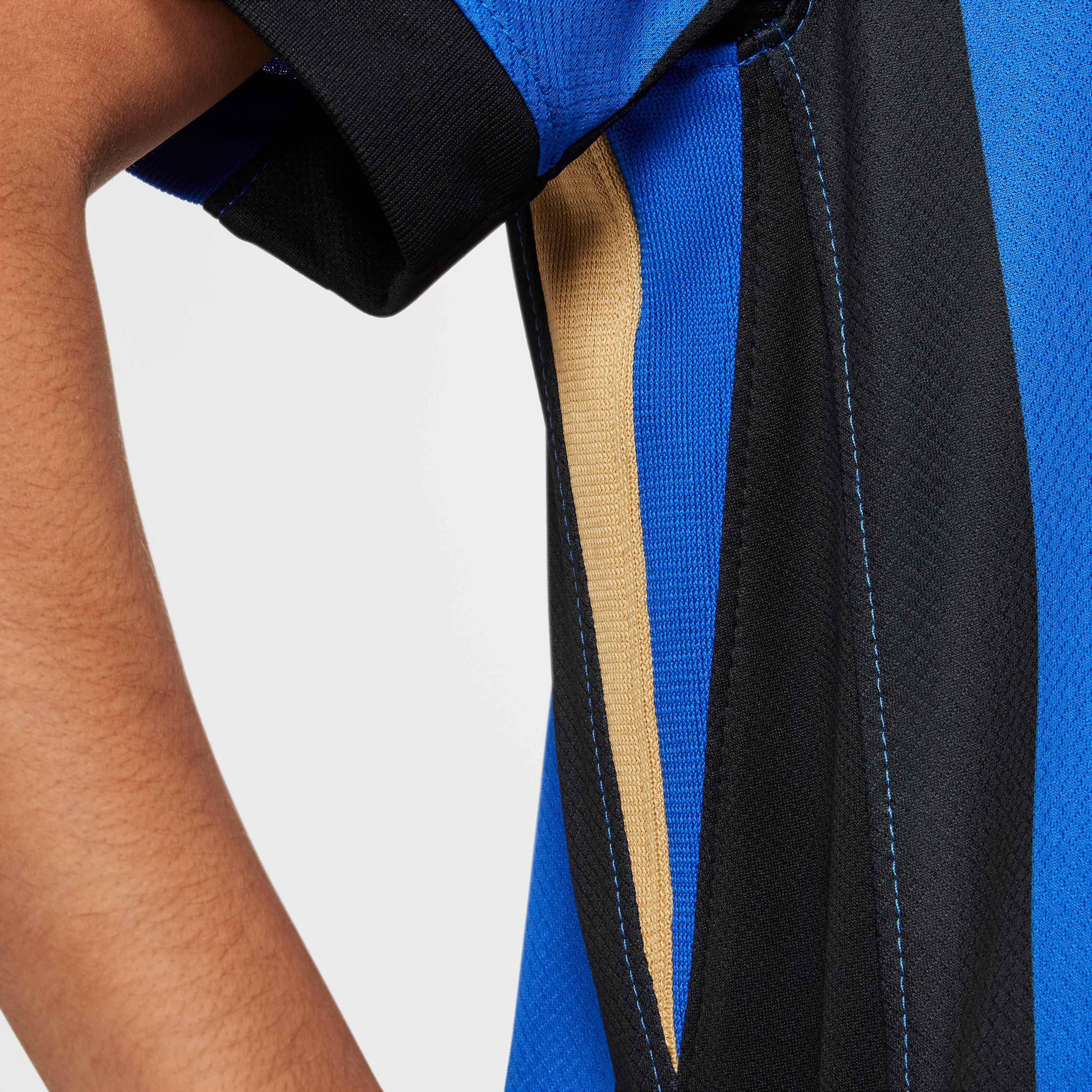 إنتر ميلان 2024/25 ستيديوم الأساسي image number 6