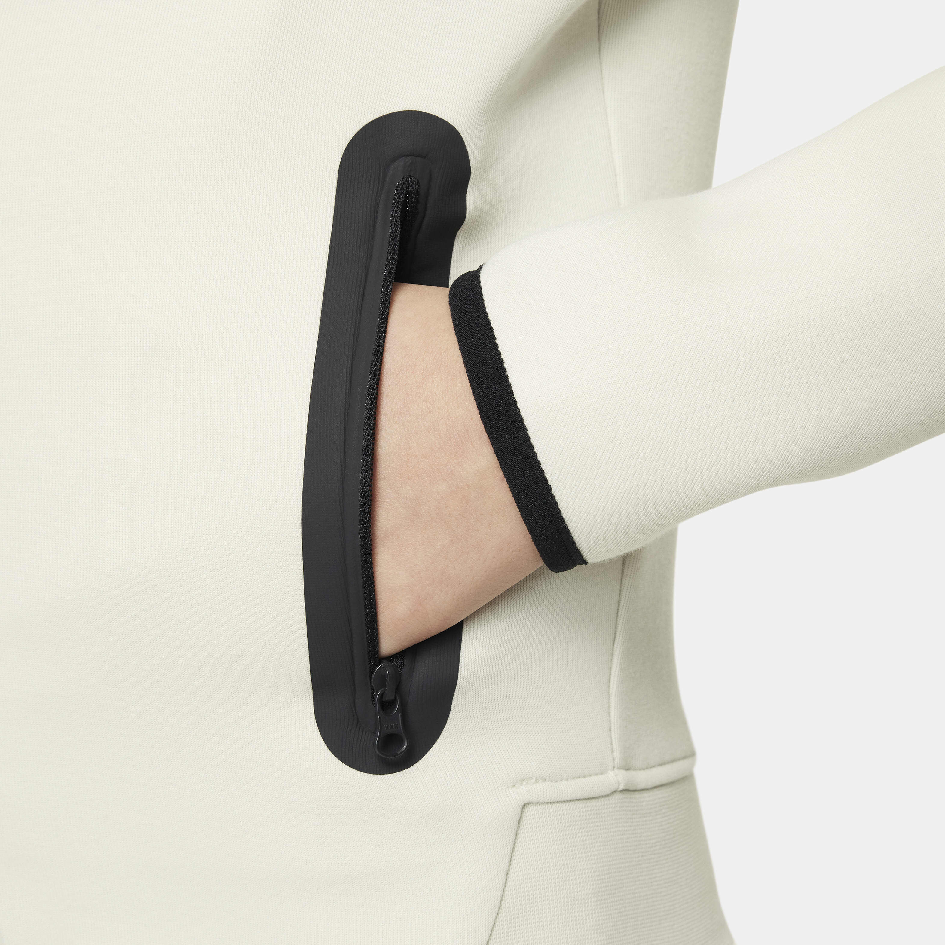 نايكي سبورتسوير تك فليس image number 3