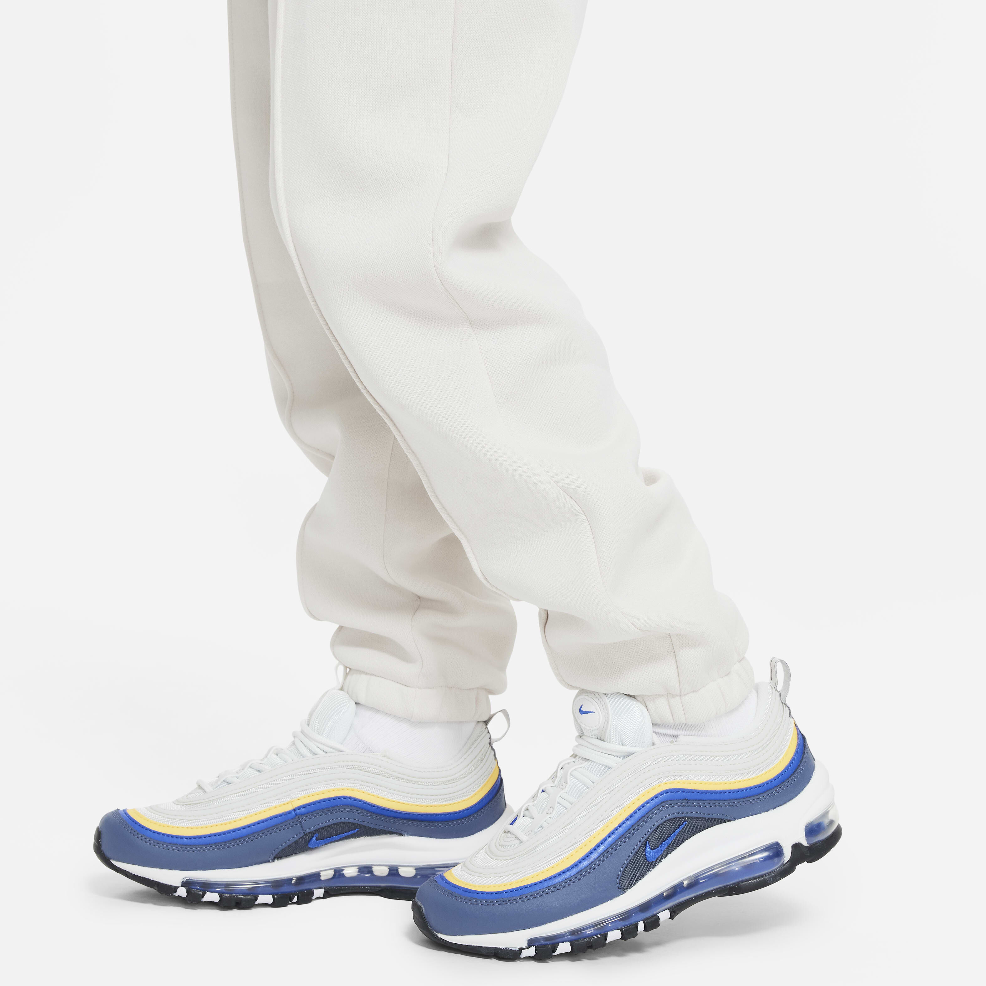 Nike Sportswear Trend image number 4